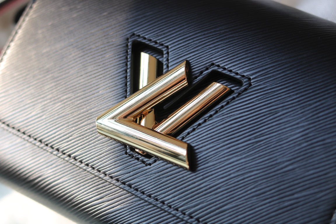 LV高仿女士手提包黑色百搭金扣設計通勤必備｜歐美奢侈品精品推薦