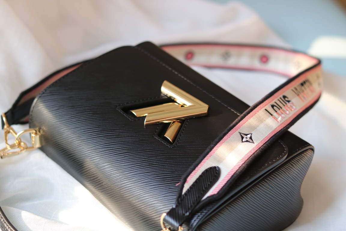 LV高仿女士手提包黑色百搭金扣設計通勤必備｜歐美奢侈品精品推薦