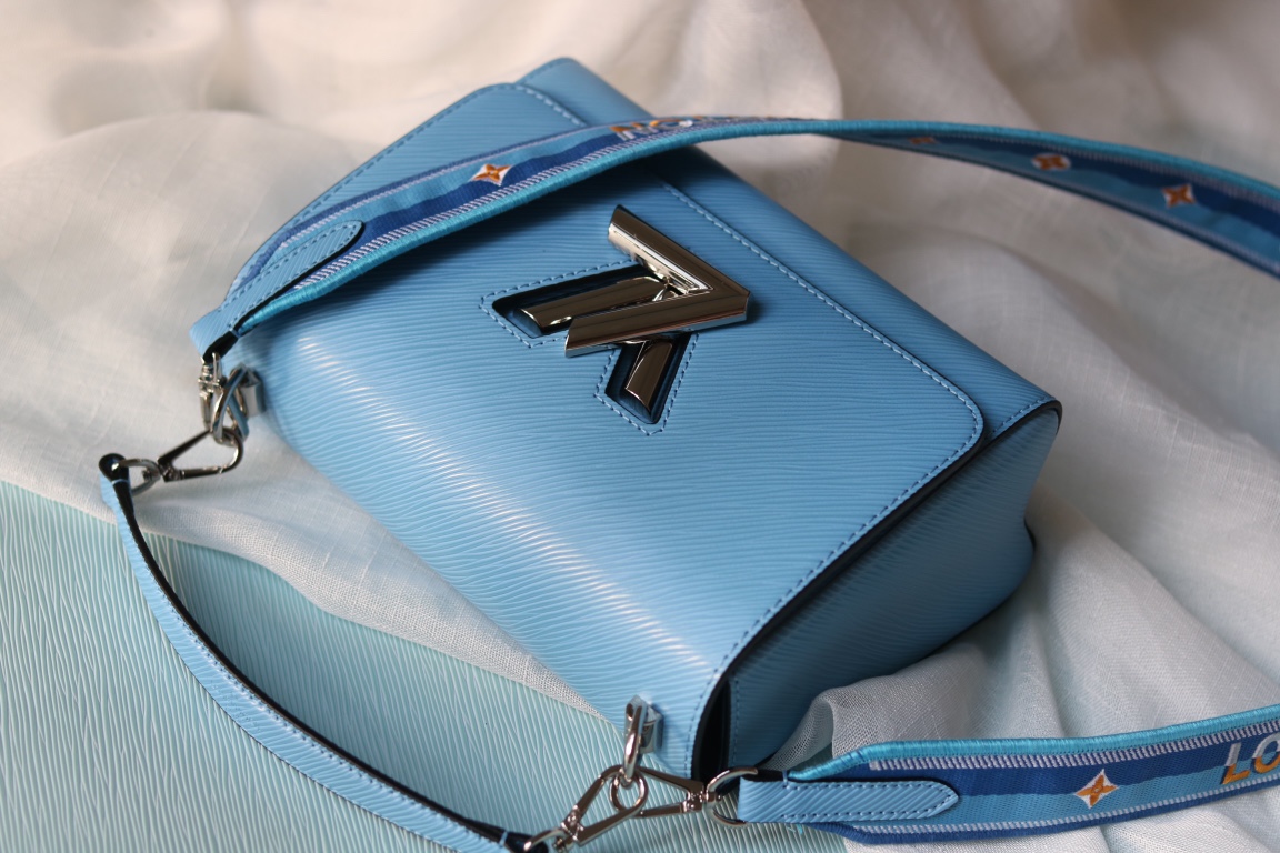 LV高仿女士手提包湖水藍銀扣設計百搭清新風｜歐美奢侈品精品推薦