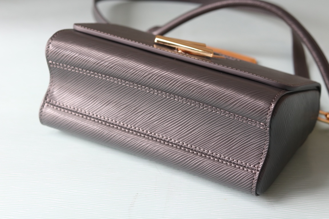 LV高仿女士手提包鏈條肩帶黑色金扣設計精品款｜歐美奢侈品精品推薦