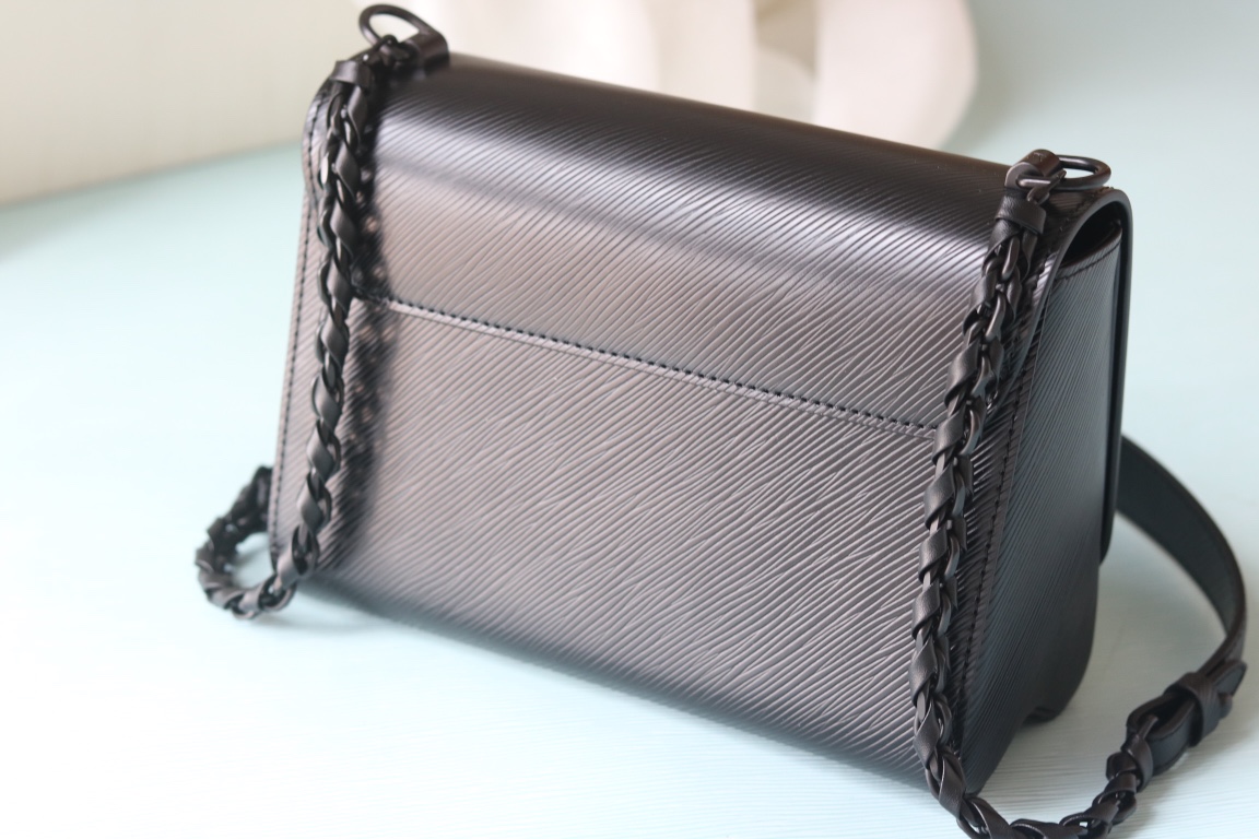 LV高仿女士鏈條手提包黑色全黑設計低調百搭款|超A仿原單精品圖片 8 LV高仿女士鏈條手提包黑色全黑設計低調百搭款|歐美奢侈品精品推薦