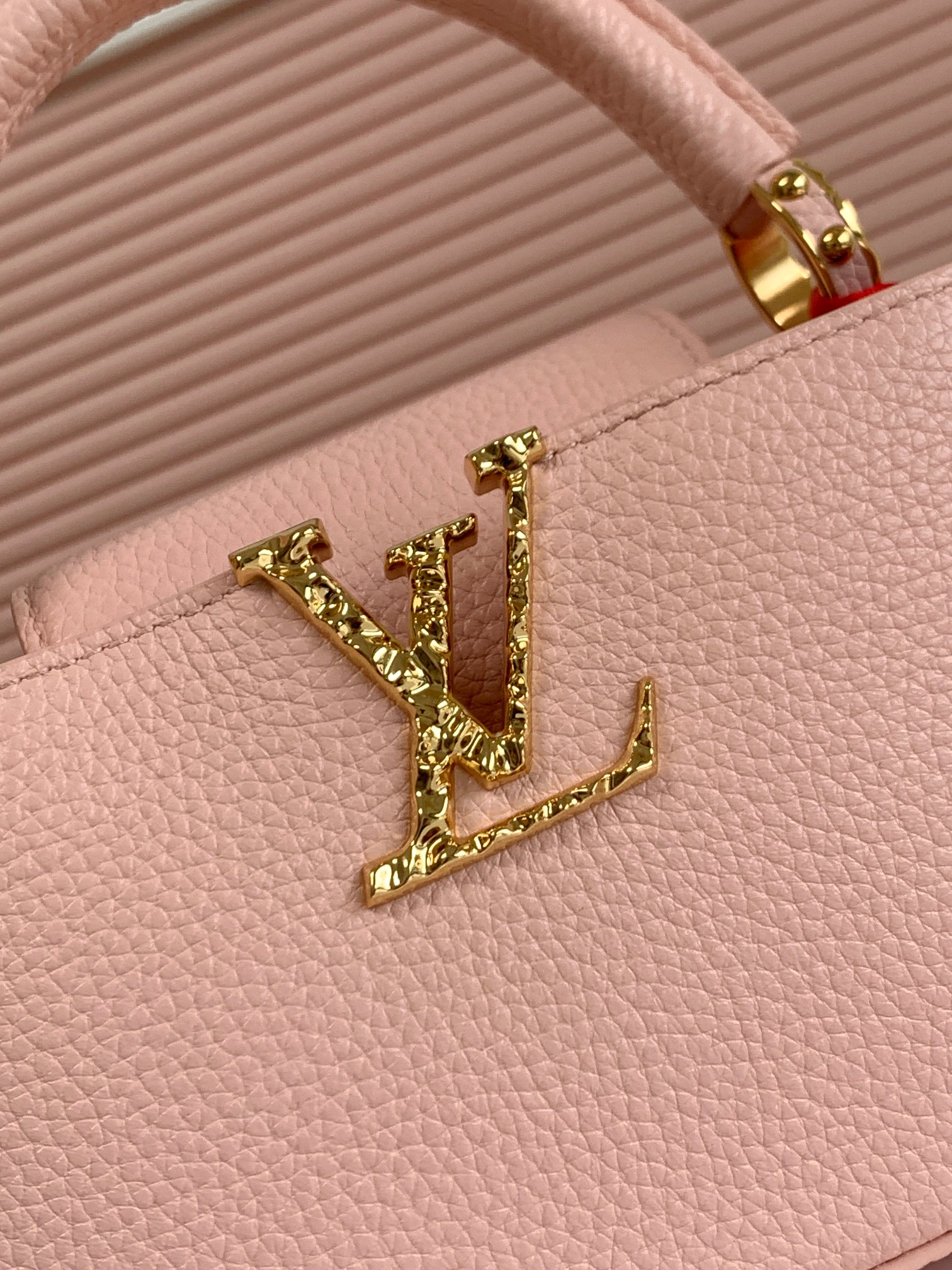 LV A貨女士手提包粉色晶鑽Logo設計輕奢百搭款|超A仿原單精品圖片 11 LV A貨女士手提包粉色晶鑽Logo設計輕奢百搭款|歐美奢侈品精品推薦