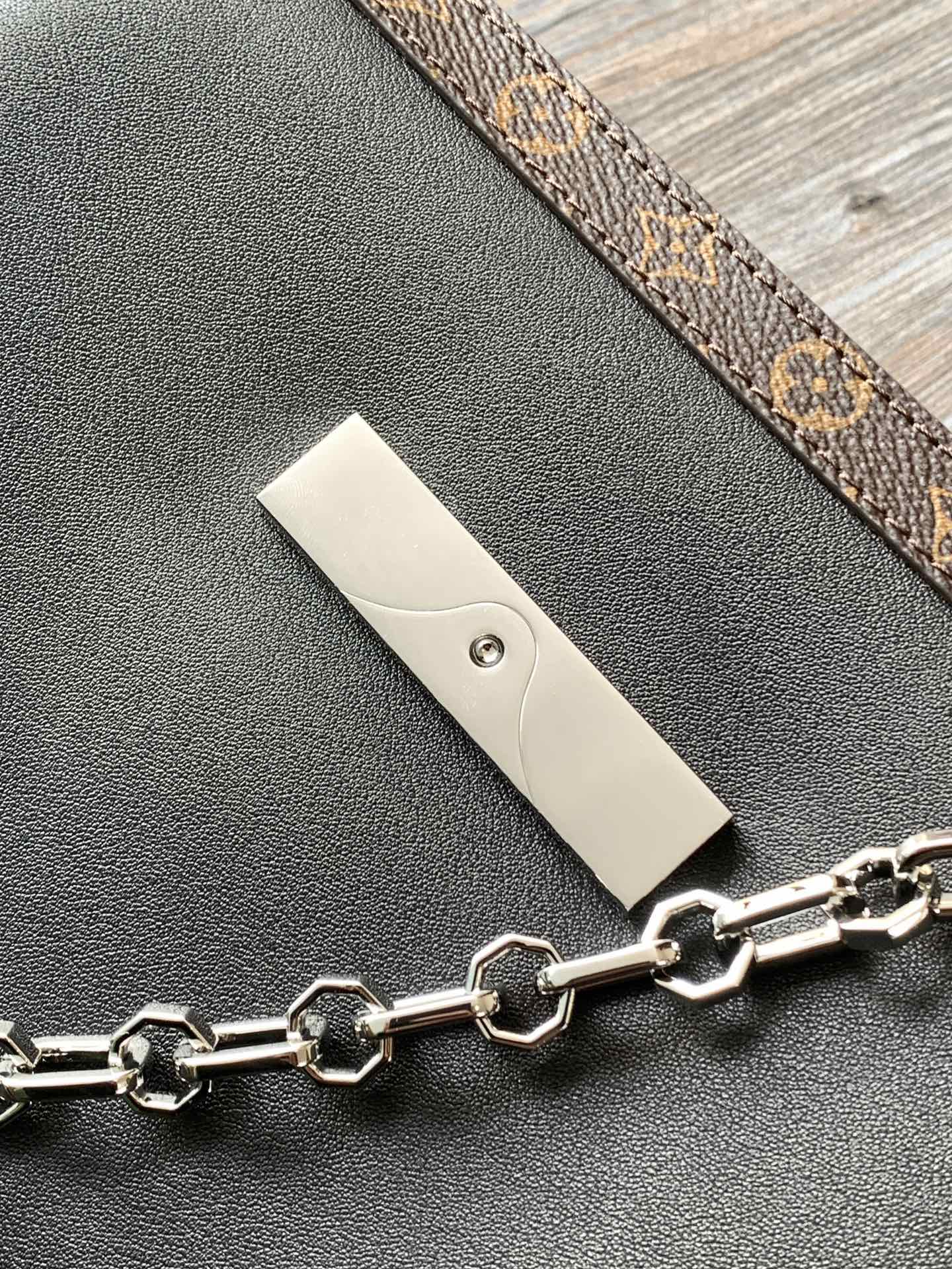 LV原單女士鏈條包黑棕拼色銀扣設計優雅通勤款｜歐美奢侈品精品推薦