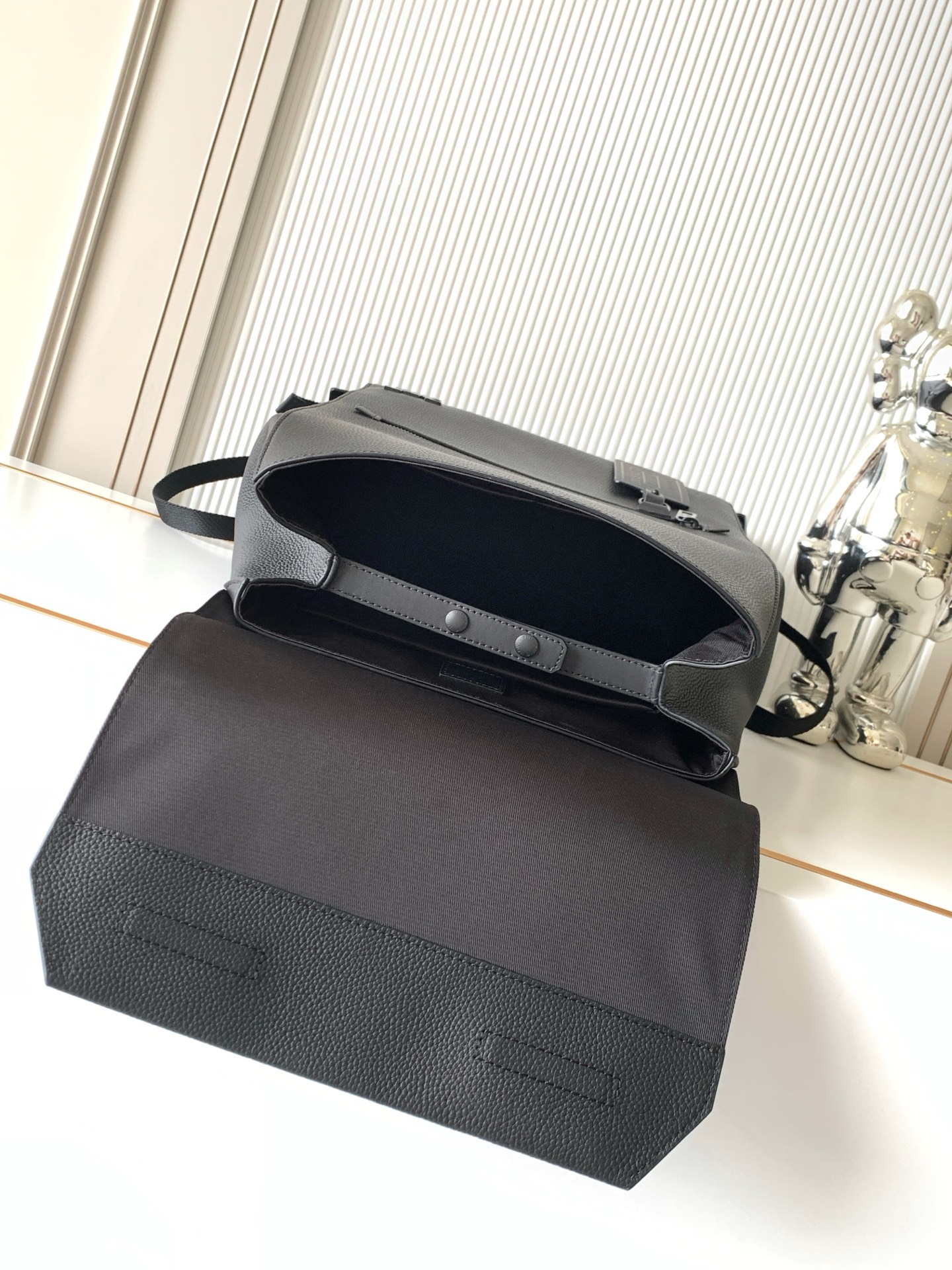 LV原單男士後背包黑色全鋼設計大容量休閒款｜歐美奢侈品精品推薦