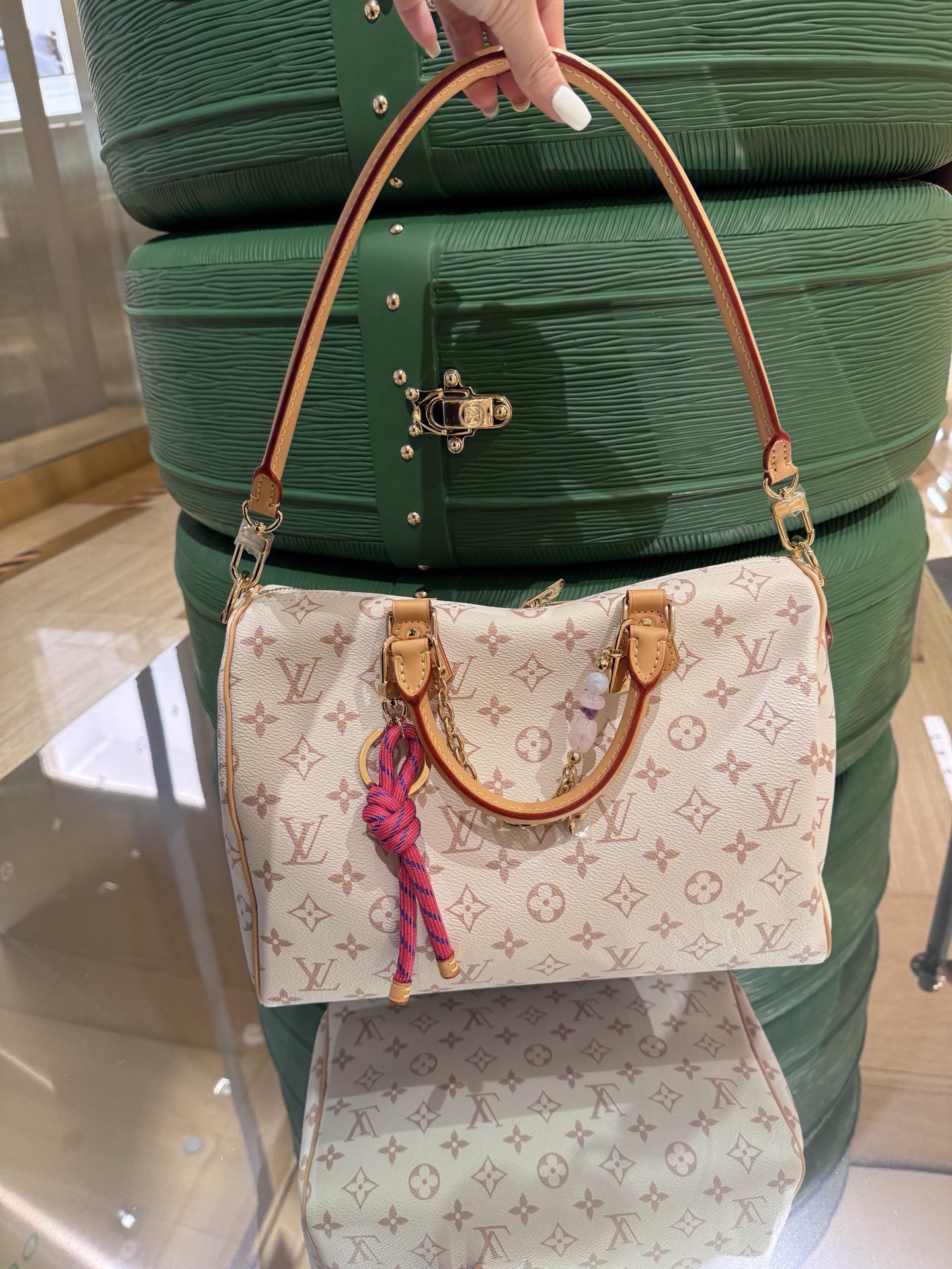 LV A貨女士波士頓包粉米色Monogram鎖頭鏈條點綴款｜歐美奢侈品精品推薦