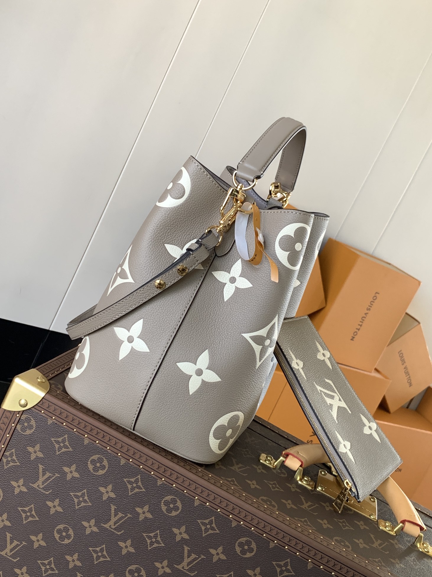 LV一比一女士水桶包灰色Monogram多功能手提斜背款｜歐美奢侈品精品推薦