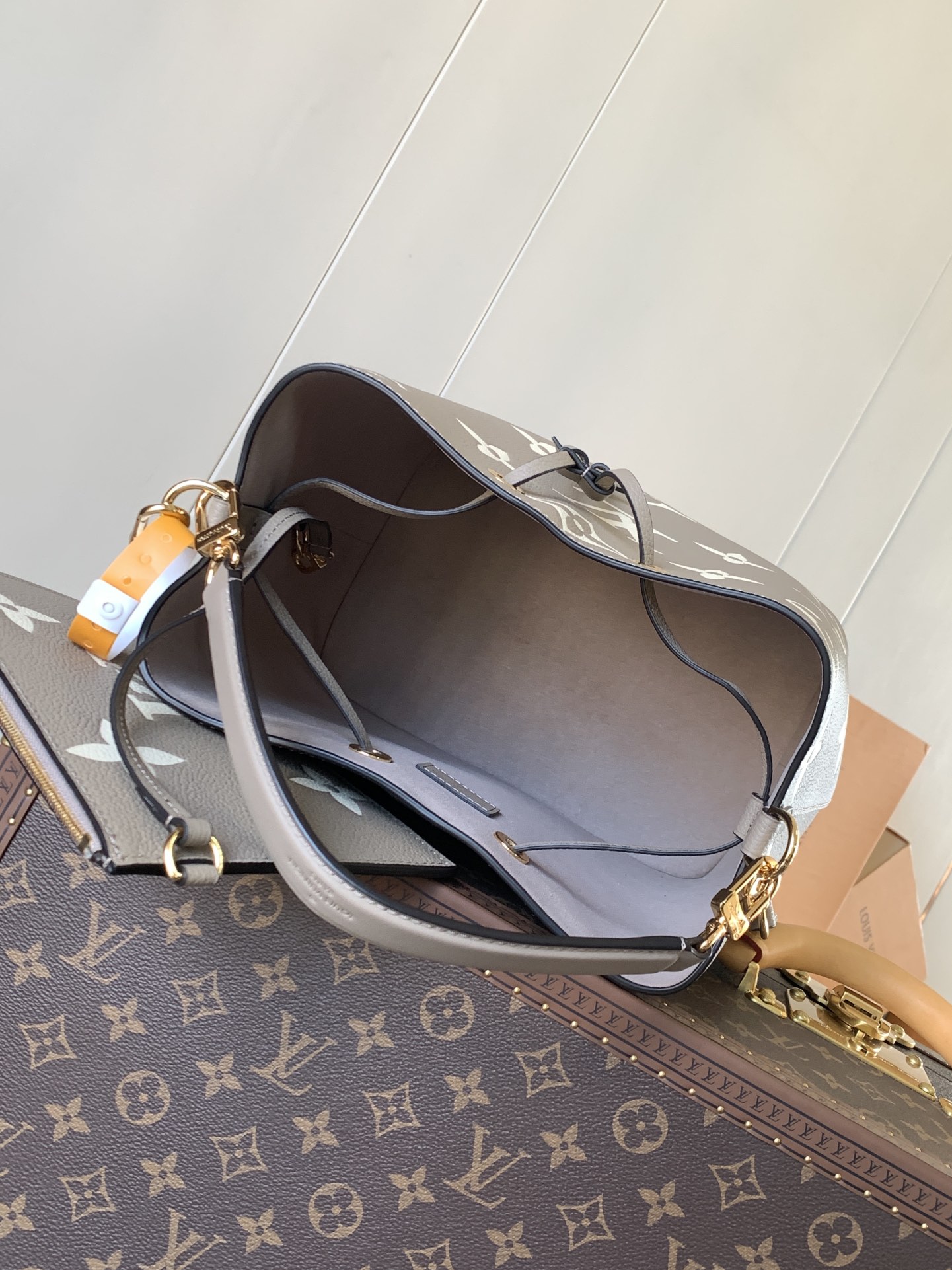 LV一比一女士水桶包灰色Monogram多功能手提斜背款｜歐美奢侈品精品推薦