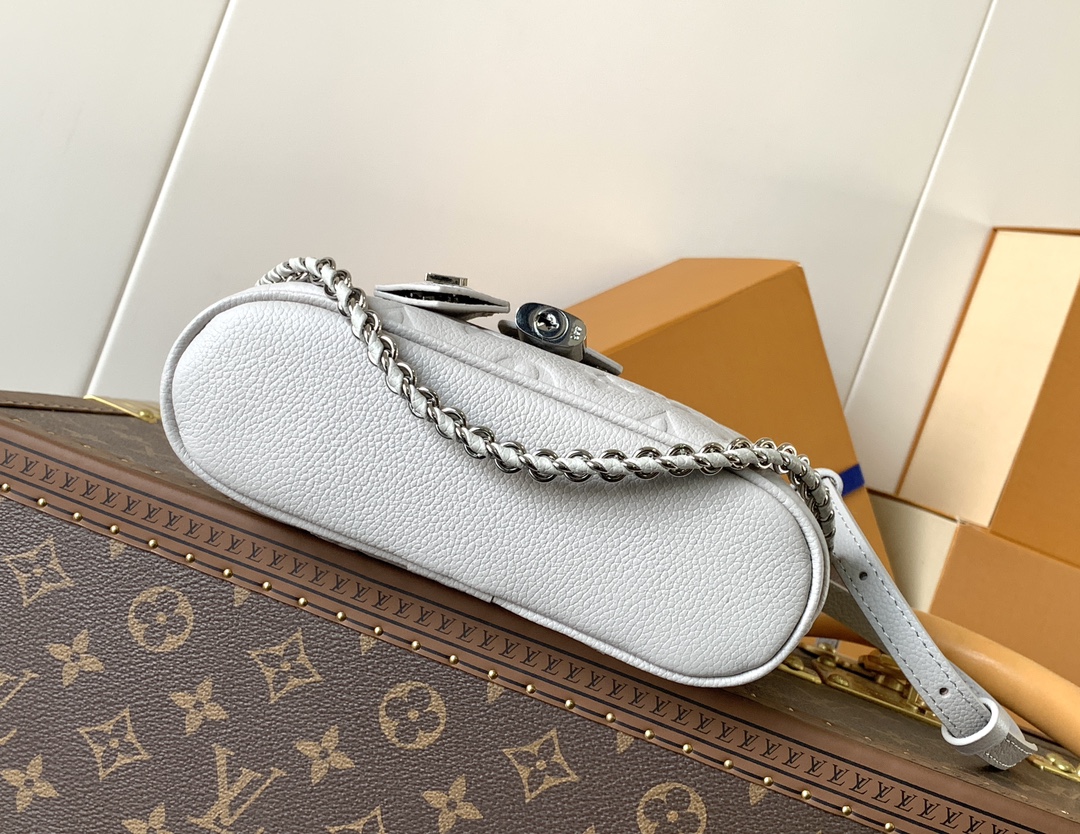 LV A貨鎖頭包灰白色小號手提鏈條斜背款｜歐美奢侈品精品推薦
