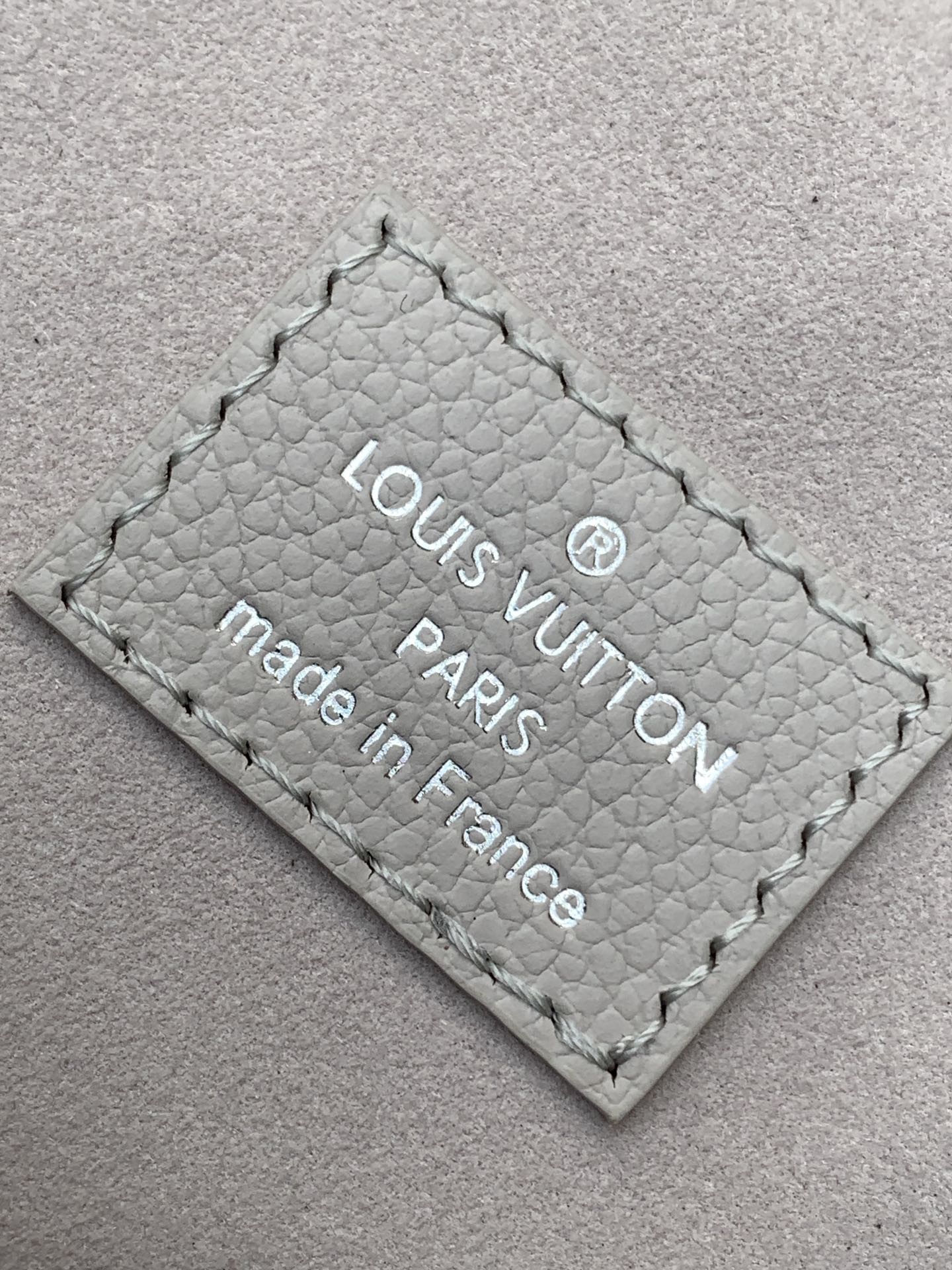 LV A貨鎖頭包灰白色小號手提鏈條斜背款｜歐美奢侈品精品推薦