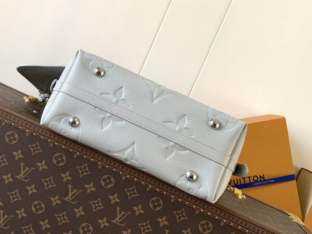 LV 精品仿製 Monogram 壓紋灰白色肩背包 時尚百搭款｜歐美奢侈品精品推薦