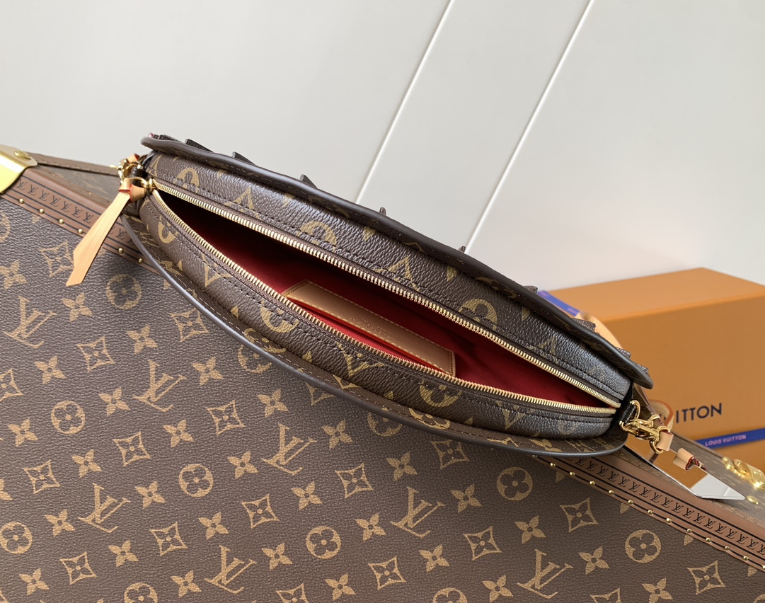 LV 高仿扇形手拿包 Monogram 經典設計 時尚特別款｜歐美奢侈品精品推薦