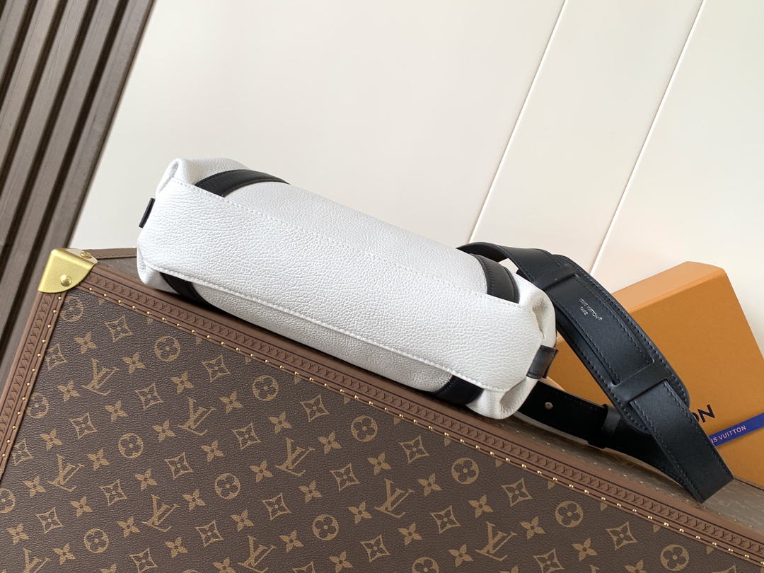 LV 精品仿製 黑白拼色波士頓包 時尚通勤 百搭款式｜歐美奢侈品精品推薦
