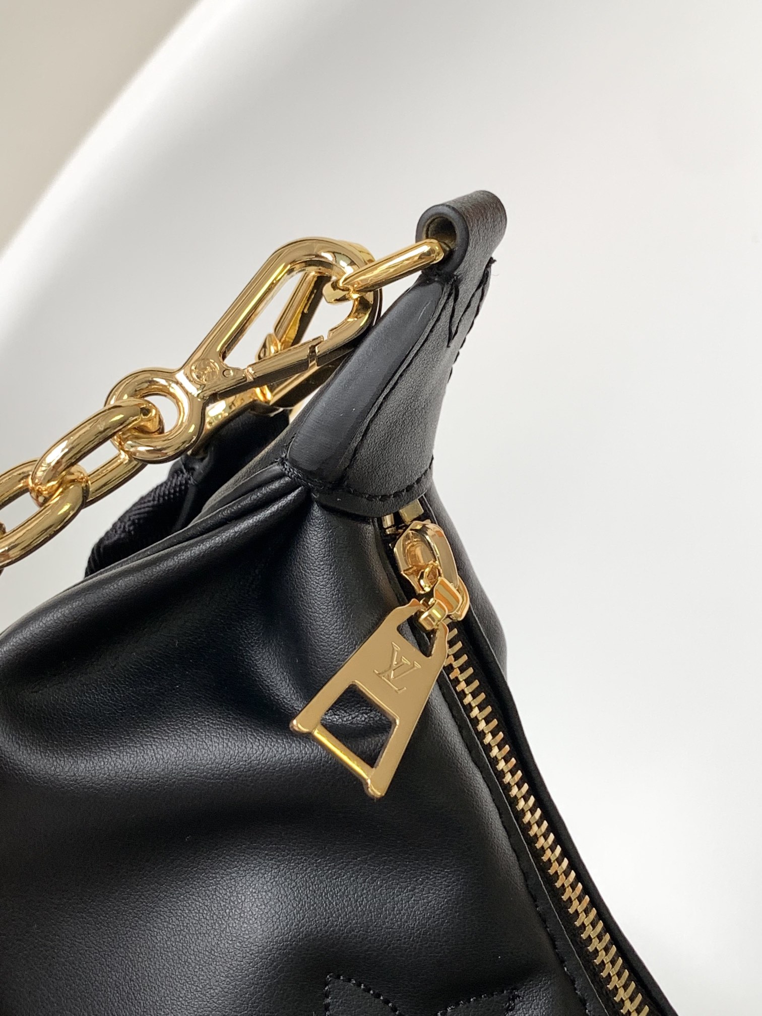 LV 精品仿製 黑色半月包 金屬鏈條 高級百搭款｜歐美奢侈品精品推薦