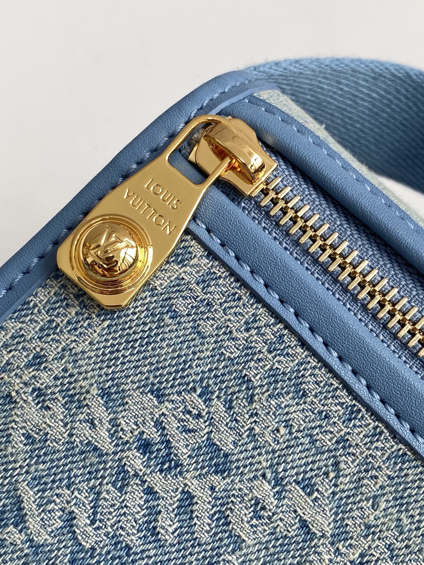 LV 高仿 牛仔藍迷你斜挎包 時尚休閒百搭｜歐美奢侈品精品推薦