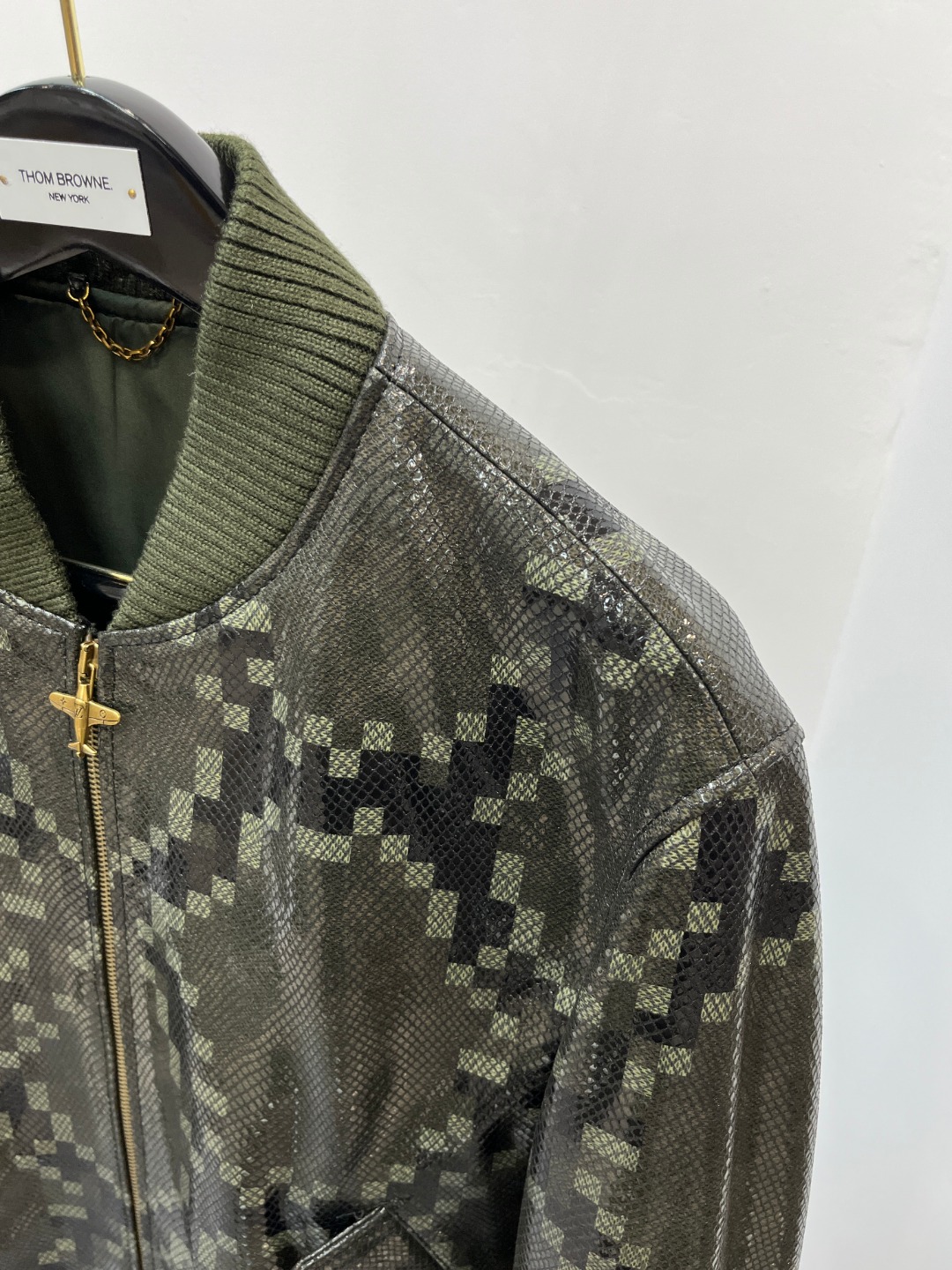 LV高仿男士軍綠迷彩夾克幾何格紋潮流外套｜歐美奢侈品精品推薦