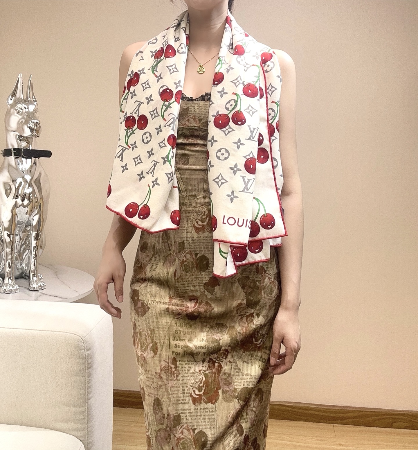 LV 高仿女士絲巾櫻桃圖案印花百搭方巾｜歐美奢侈品精品推薦