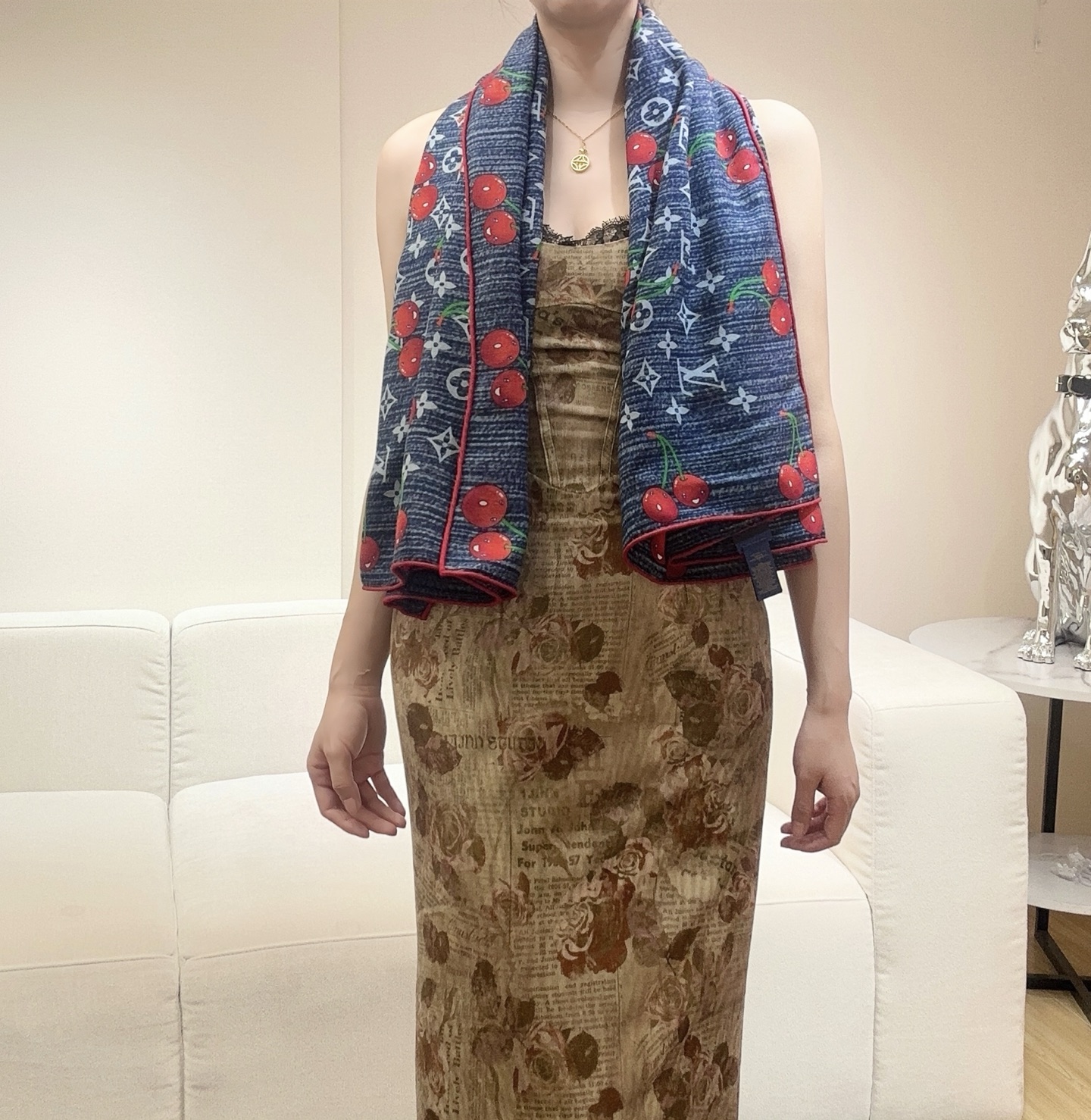 LV 高仿女士絲巾櫻桃丹寧印花時尚方巾｜歐美奢侈品精品推薦