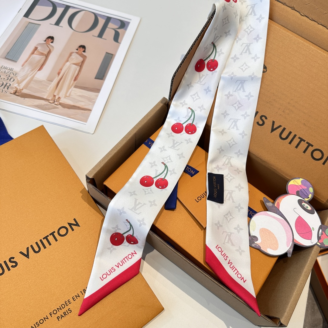 LV 高仿Twilly絲巾白底櫻桃印花百搭小方巾｜歐美奢侈品精品推薦