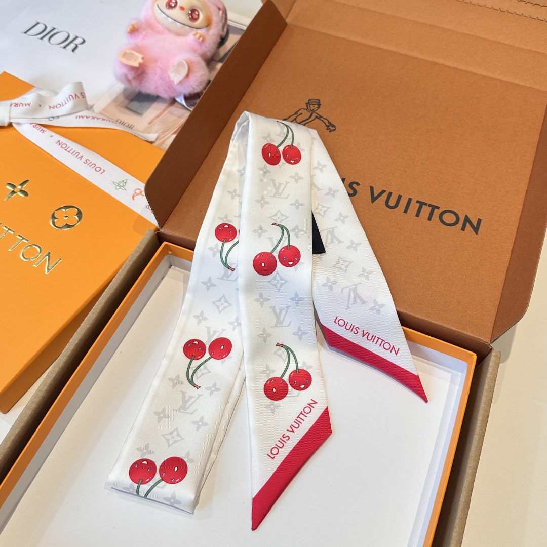 LV 高仿Twilly絲巾白底櫻桃印花百搭小方巾｜歐美奢侈品精品推薦