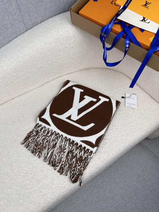 LV A貨棕白大Logo圍巾 流蘇時尚百搭