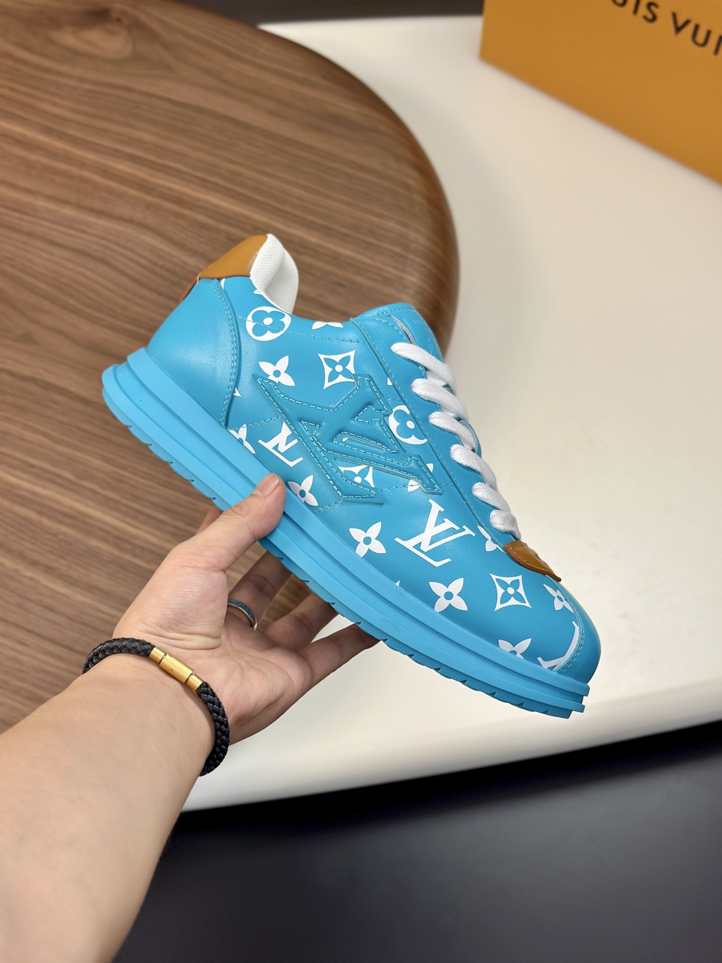 LV一比一藍色Monogram男女款球鞋潮流舒適百搭|超A仿原單精品圖片 12 LV一比一藍色Monogram男女款球鞋潮流舒適百搭|歐美奢侈品精品推薦
