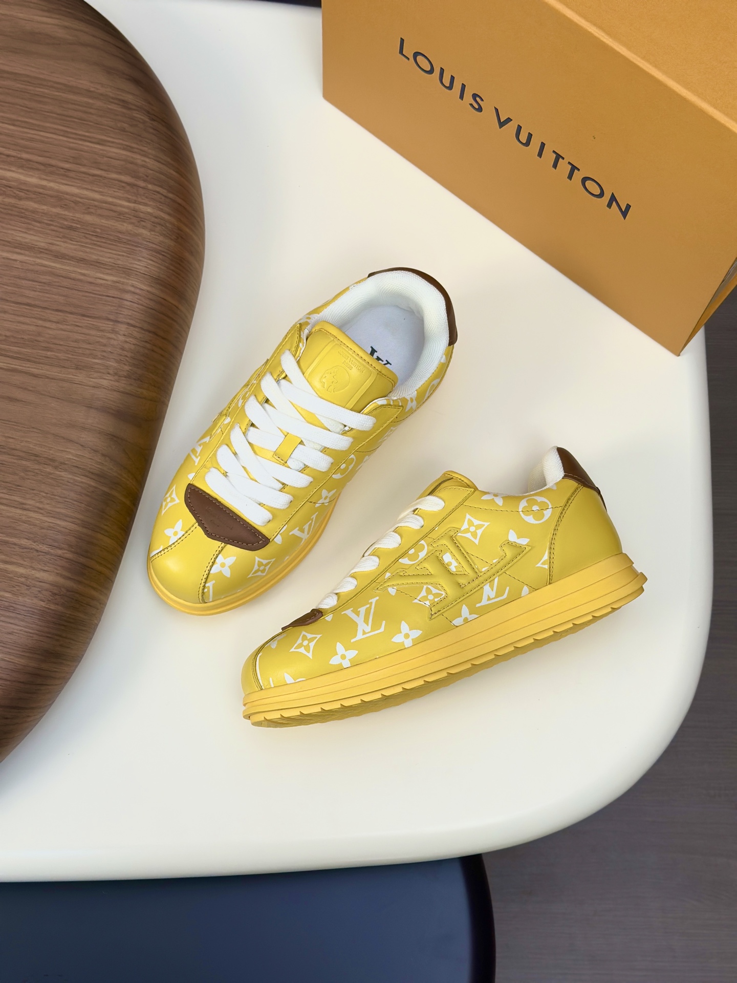LV原單黃色Monogram男女款球鞋亮眼潮流百搭設計｜歐美奢侈品精品推薦