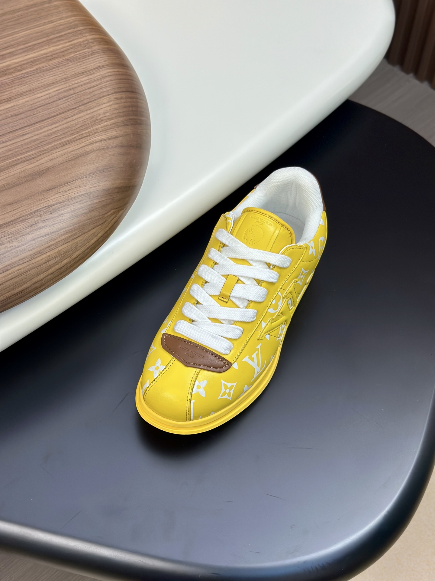 LV原單黃色Monogram男女款球鞋亮眼潮流百搭設計｜歐美奢侈品精品推薦