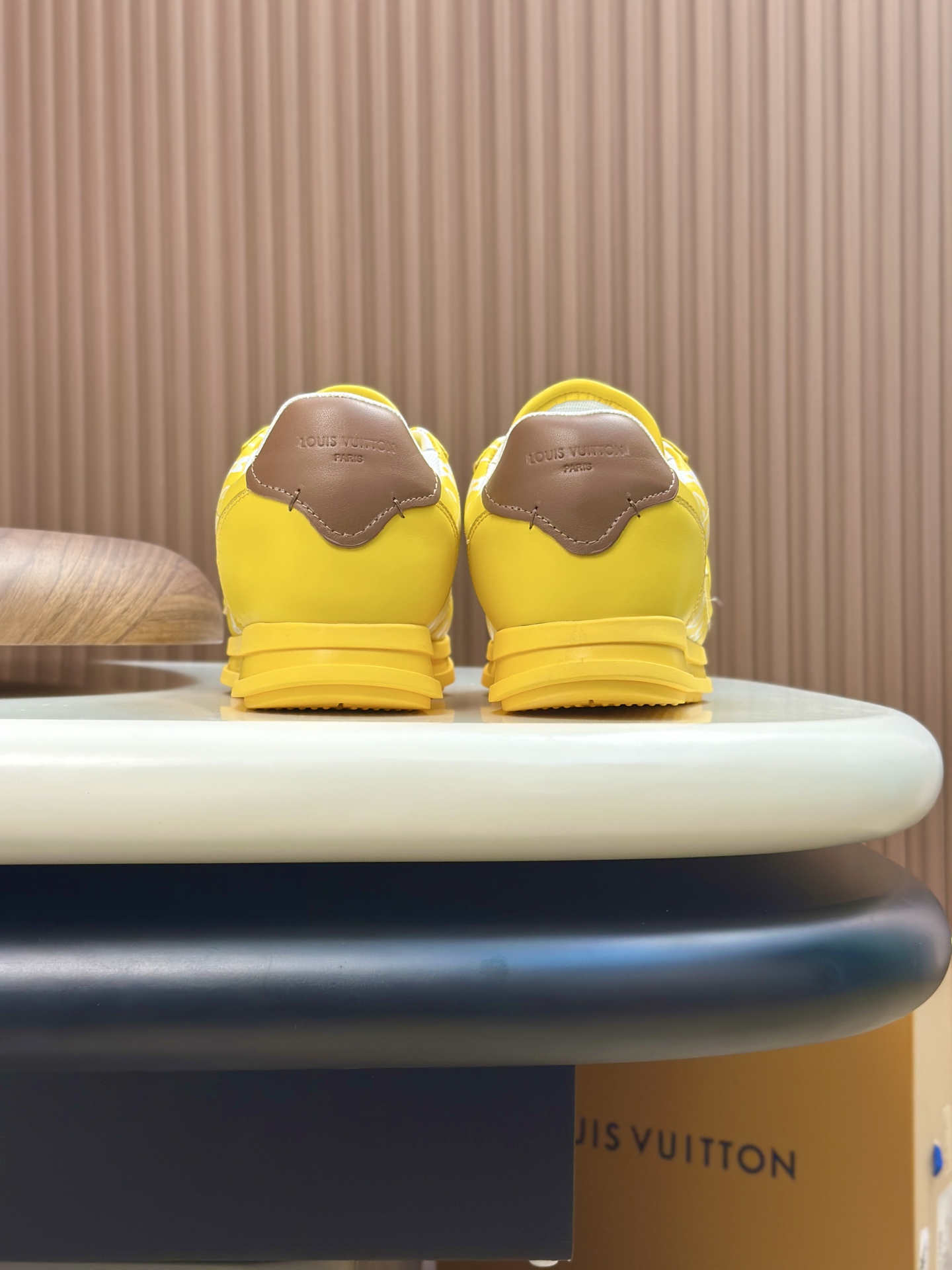 LV原單黃色Monogram男女款球鞋亮眼潮流百搭設計｜歐美奢侈品精品推薦