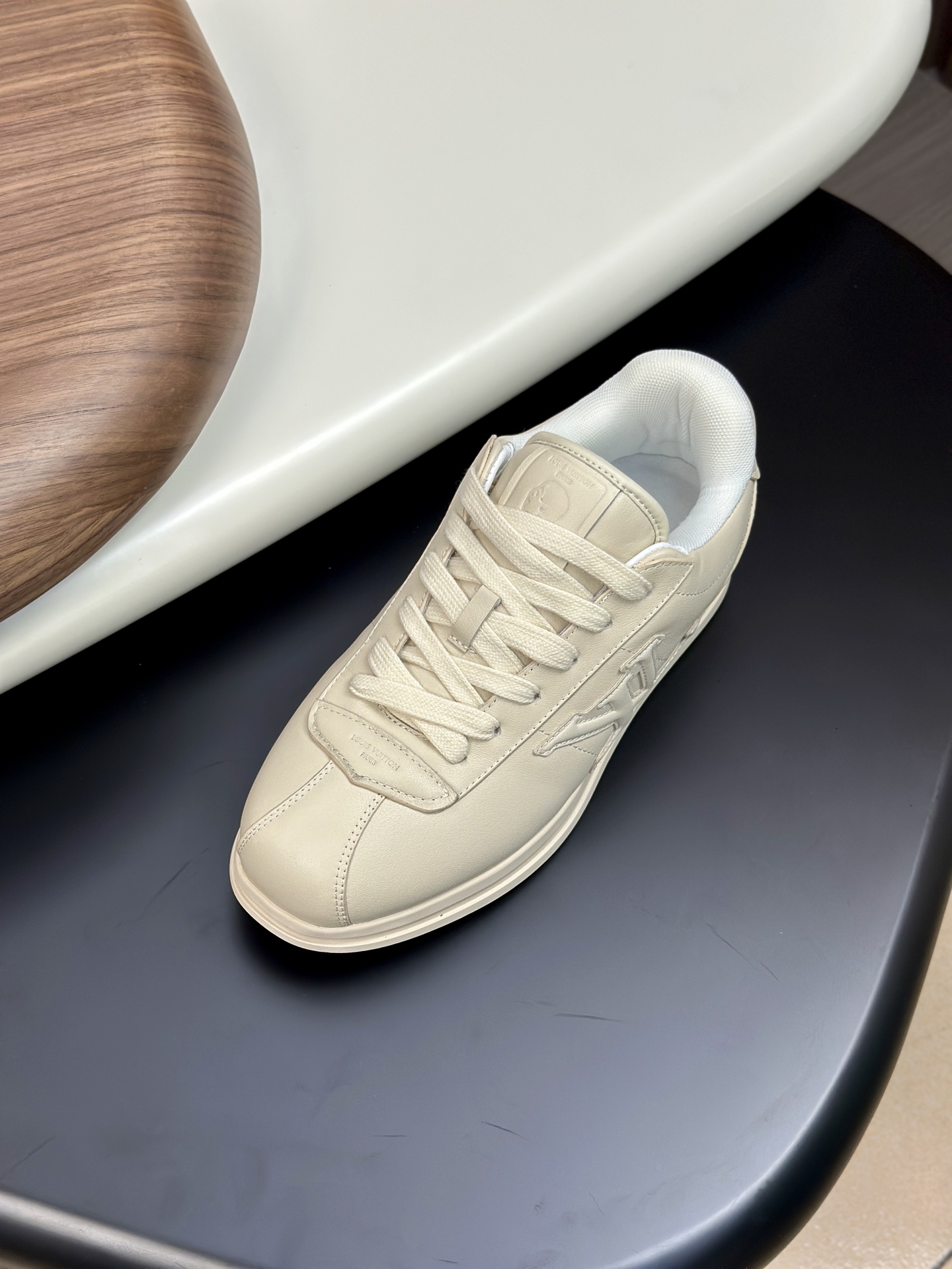 LV A貨奶油白皮革男女款球鞋簡約百搭高質感設計｜歐美奢侈品精品推薦