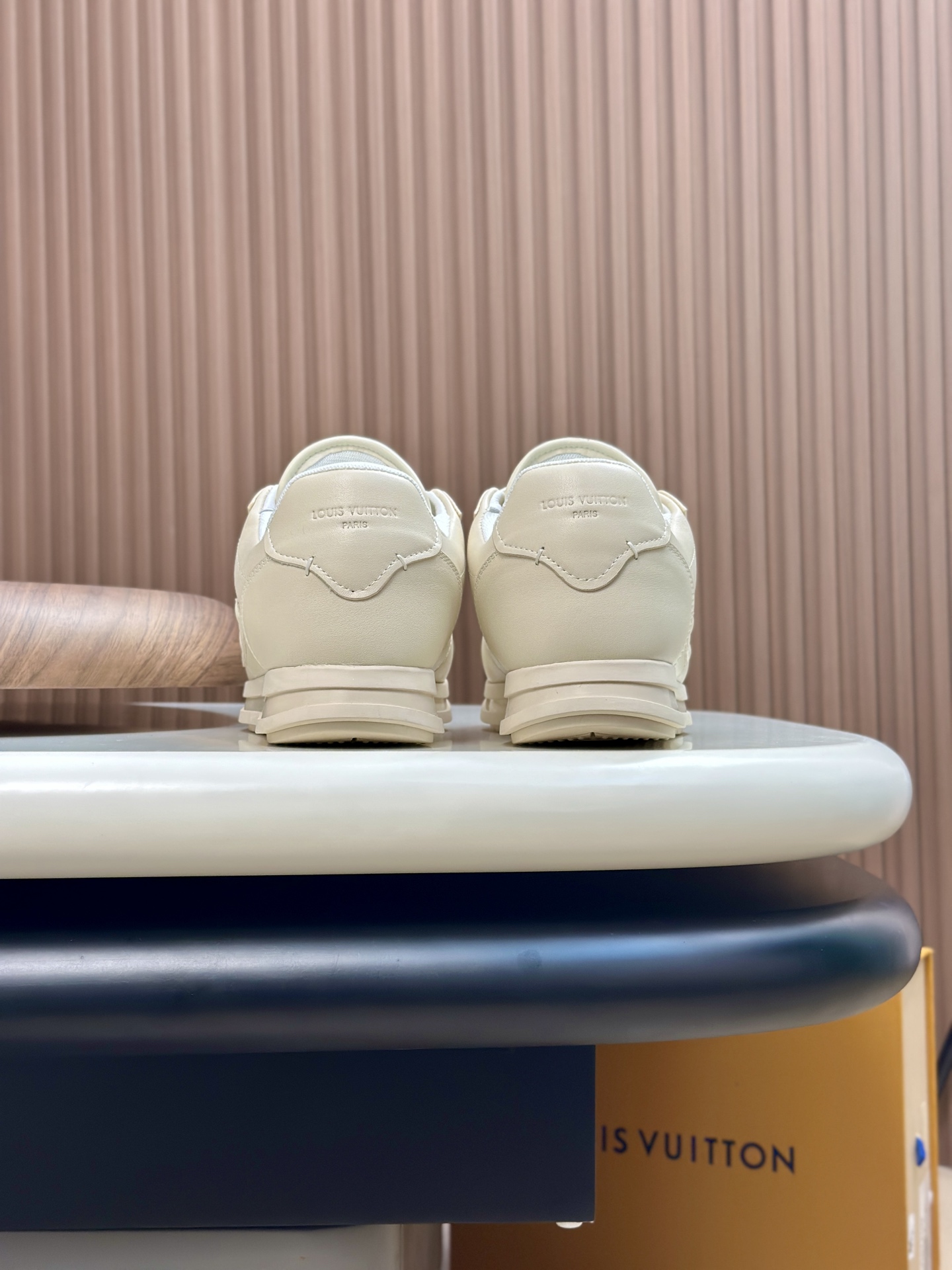 LV A貨奶油白皮革男女款球鞋簡約百搭高質感設計｜歐美奢侈品精品推薦