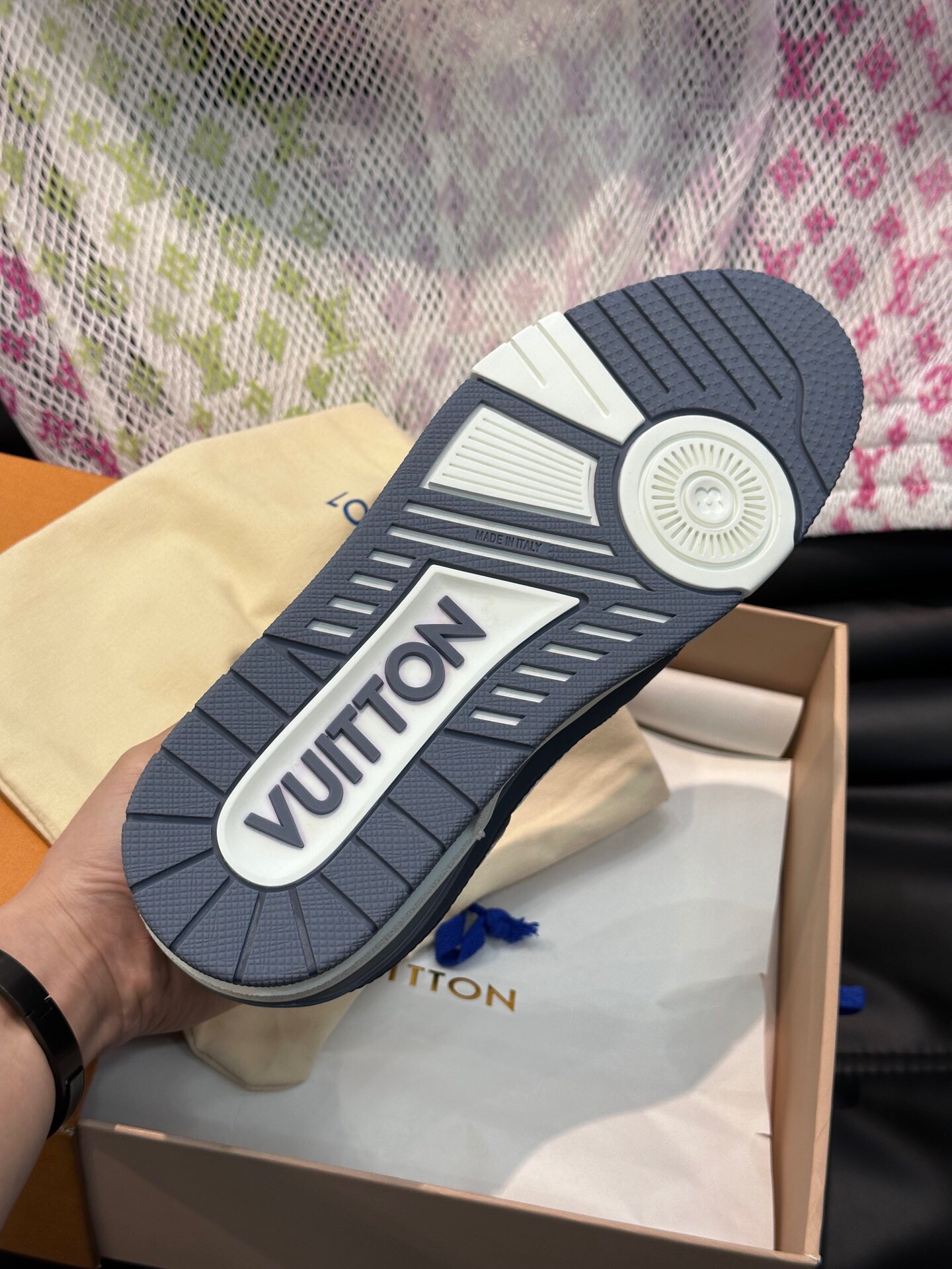 LV高仿白藍配色運動男女款球鞋街頭潮流設計｜歐美奢侈品精品推薦