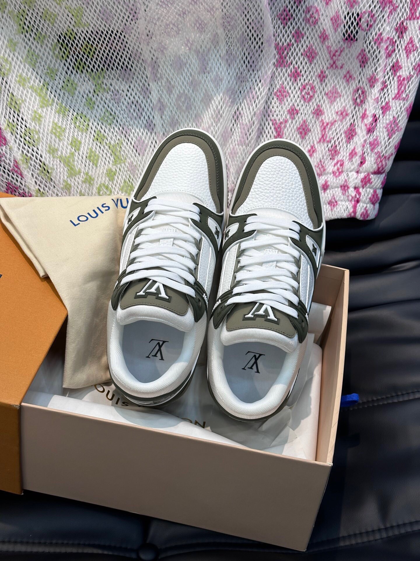 LV原單白綠配色運動男女款球鞋潮流百搭舒適設計｜歐美奢侈品精品推薦