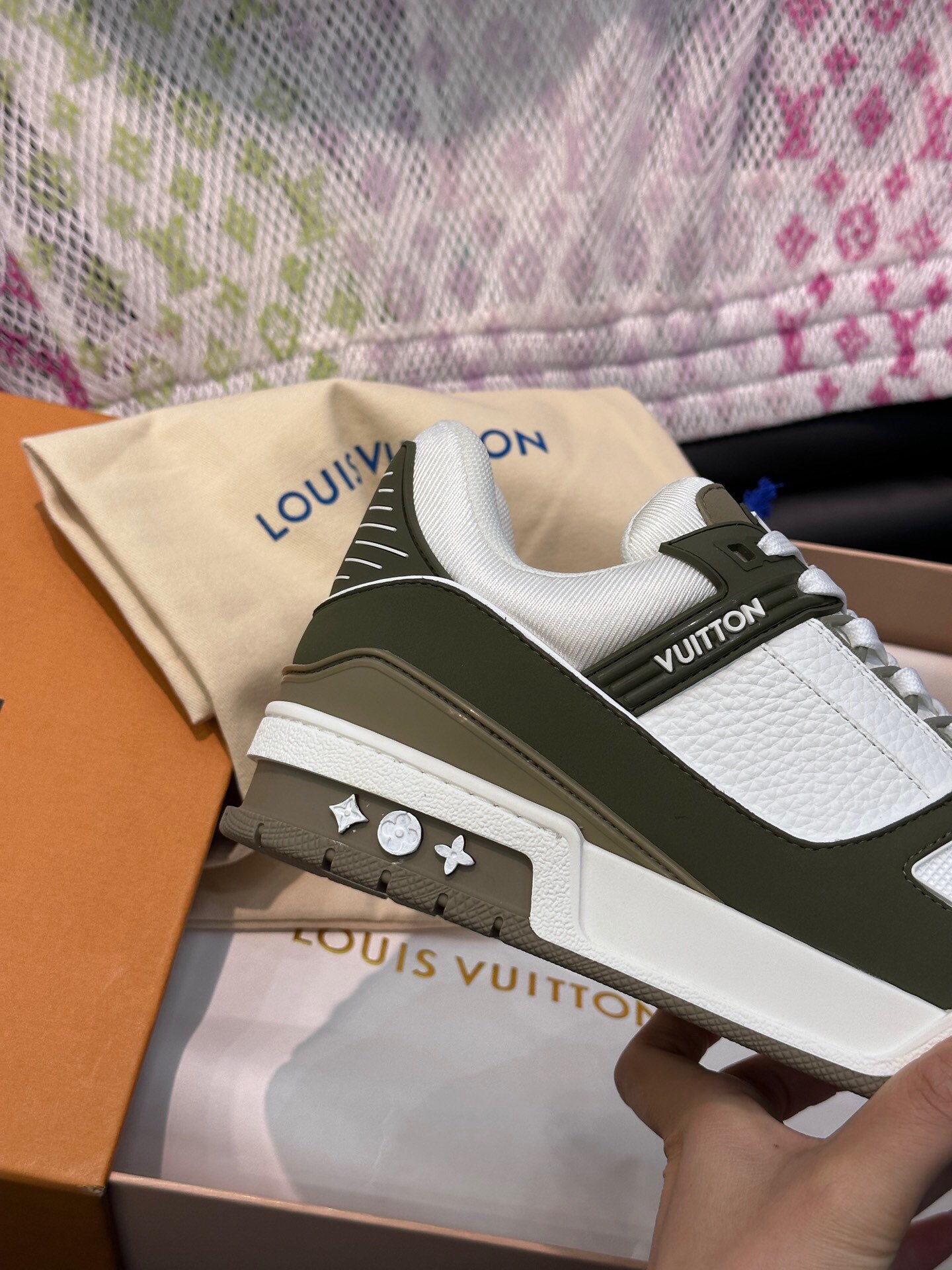 LV原單白綠配色運動男女款球鞋潮流百搭舒適設計｜歐美奢侈品精品推薦