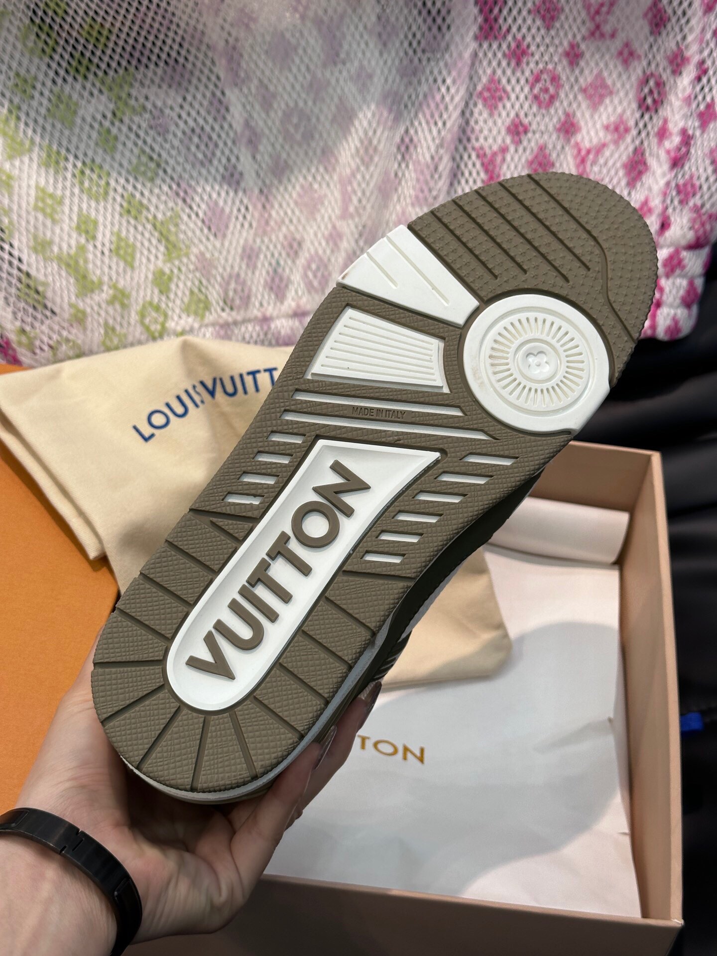 LV原單白綠配色運動男女款球鞋潮流百搭舒適設計｜歐美奢侈品精品推薦