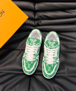 LV高仿綠色Monogram男女款運動球鞋潮流百搭設計