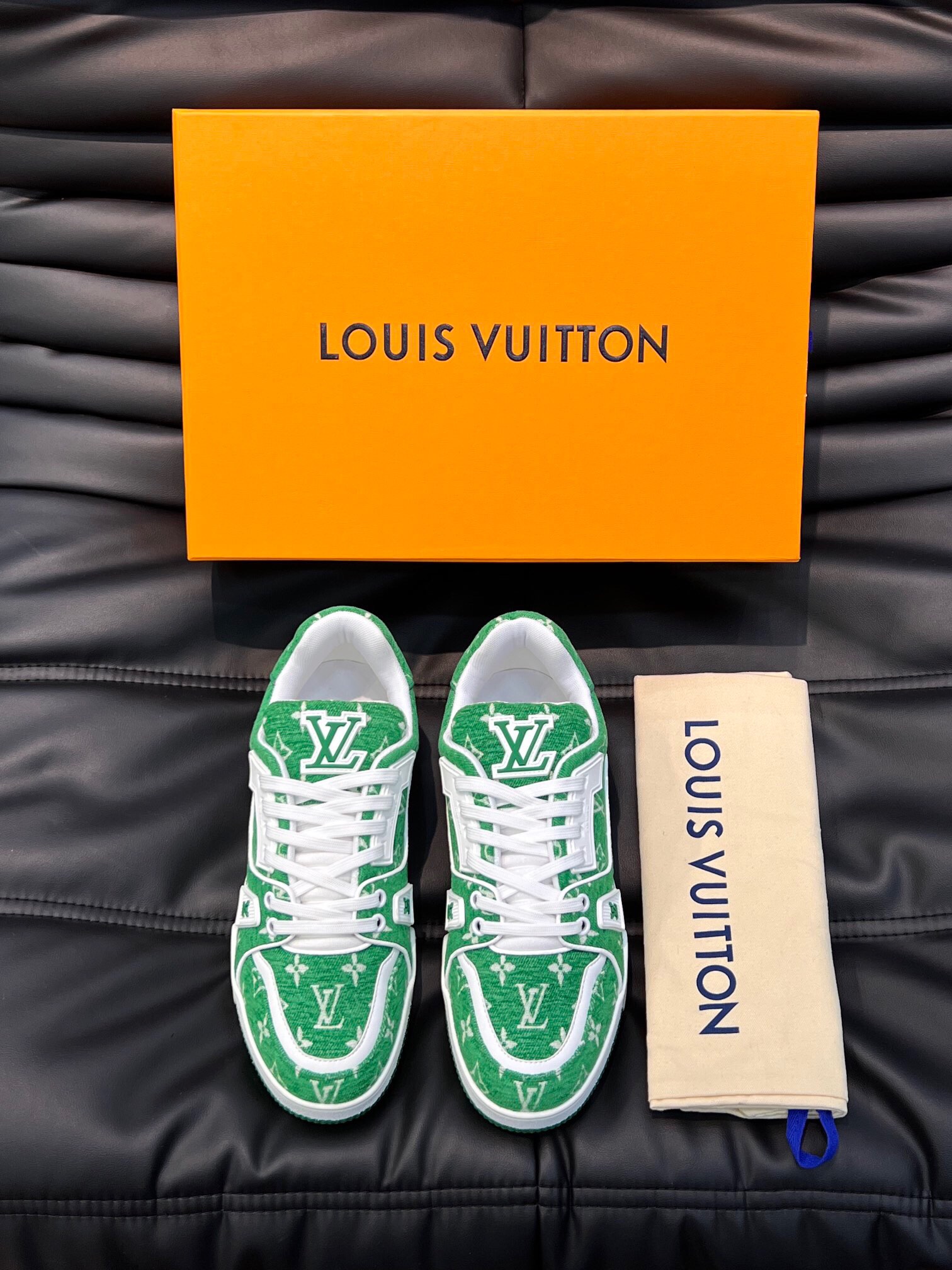 LV高仿綠色Monogram男女款運動球鞋潮流百搭設計｜歐美奢侈品精品推薦