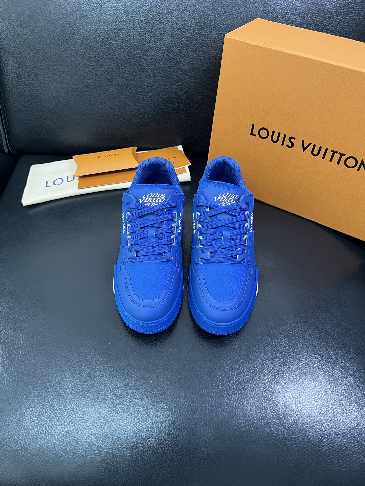 LV 高仿男士運動鞋亮藍潮流設計百搭款｜歐美奢侈品精品推薦