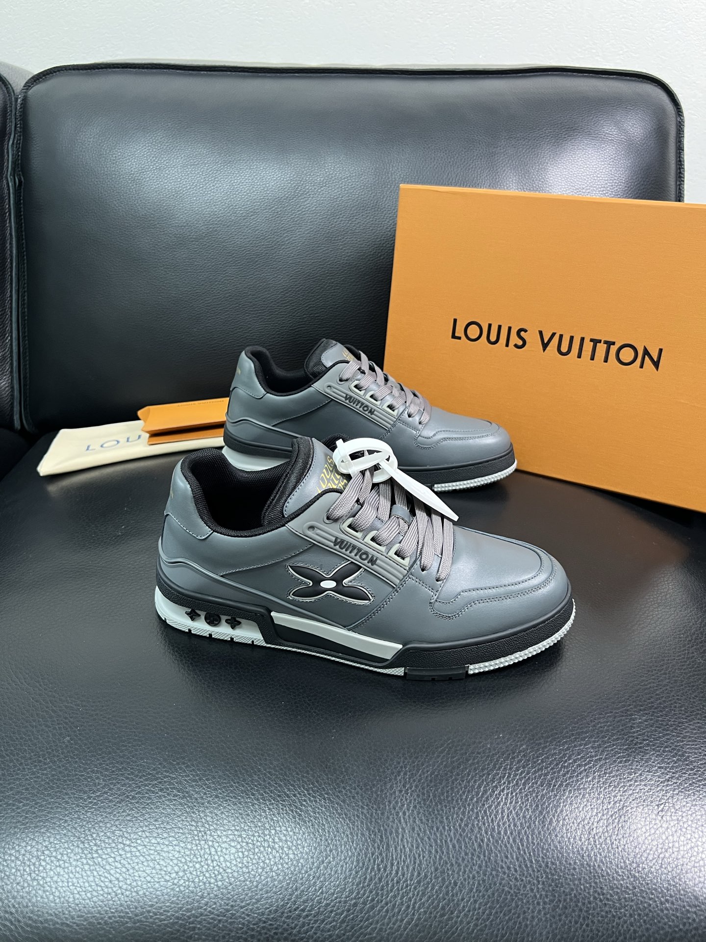 LV A貨男士運動鞋灰色低調百搭潮流款|超A仿原單精品圖片 6 LV A貨男士運動鞋灰色低調百搭潮流款|歐美奢侈品精品推薦