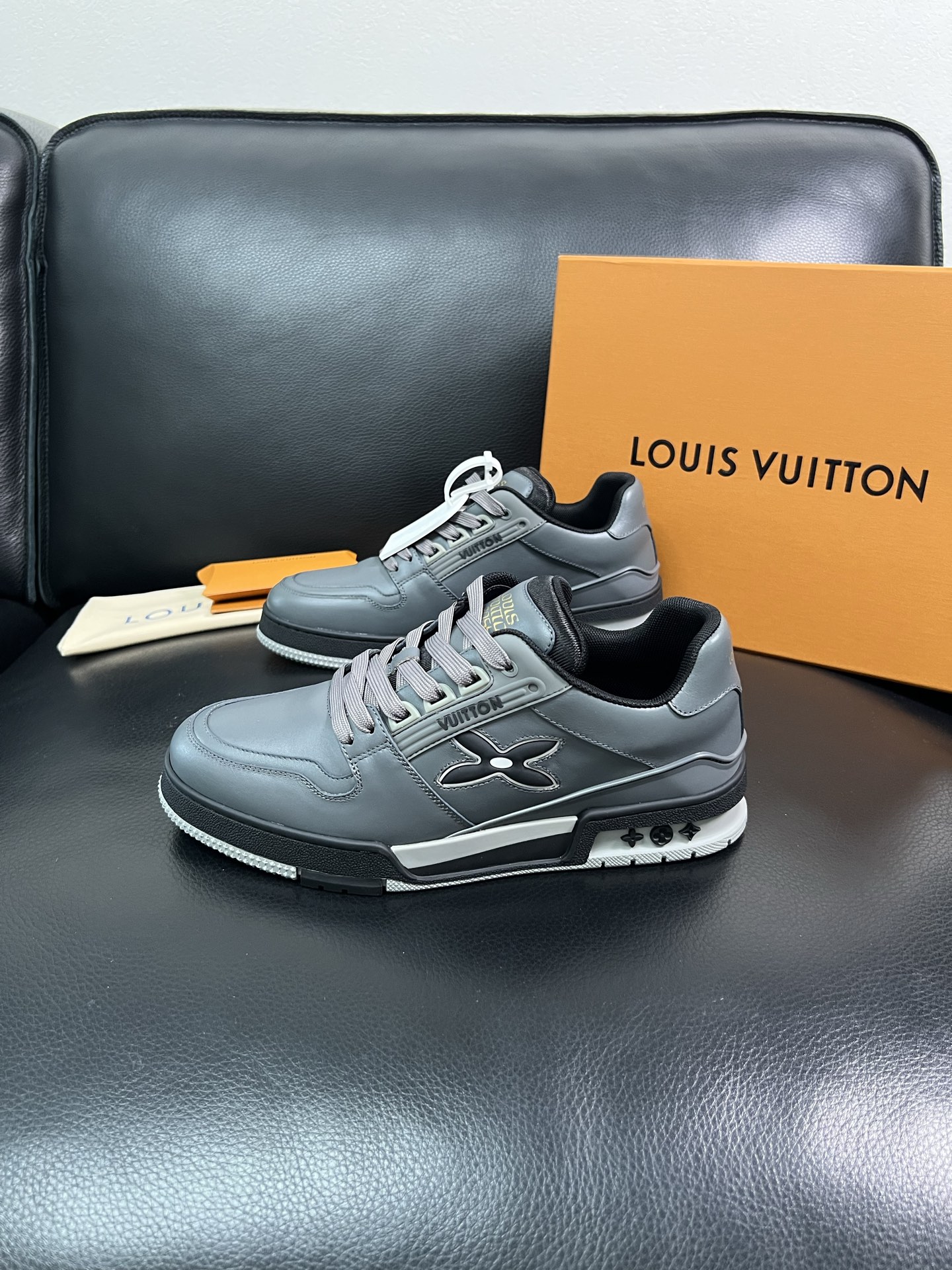 LV A貨男士運動鞋灰色低調百搭潮流款|超A仿原單精品圖片 14 LV A貨男士運動鞋灰色低調百搭潮流款|歐美奢侈品精品推薦