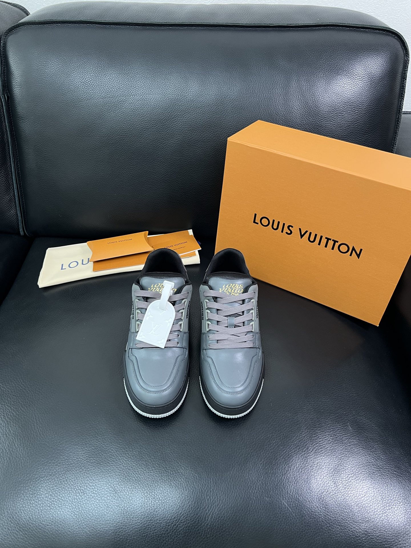 LV A貨男士運動鞋灰色低調百搭潮流款|超A仿原單精品圖片 13 LV A貨男士運動鞋灰色低調百搭潮流款|歐美奢侈品精品推薦