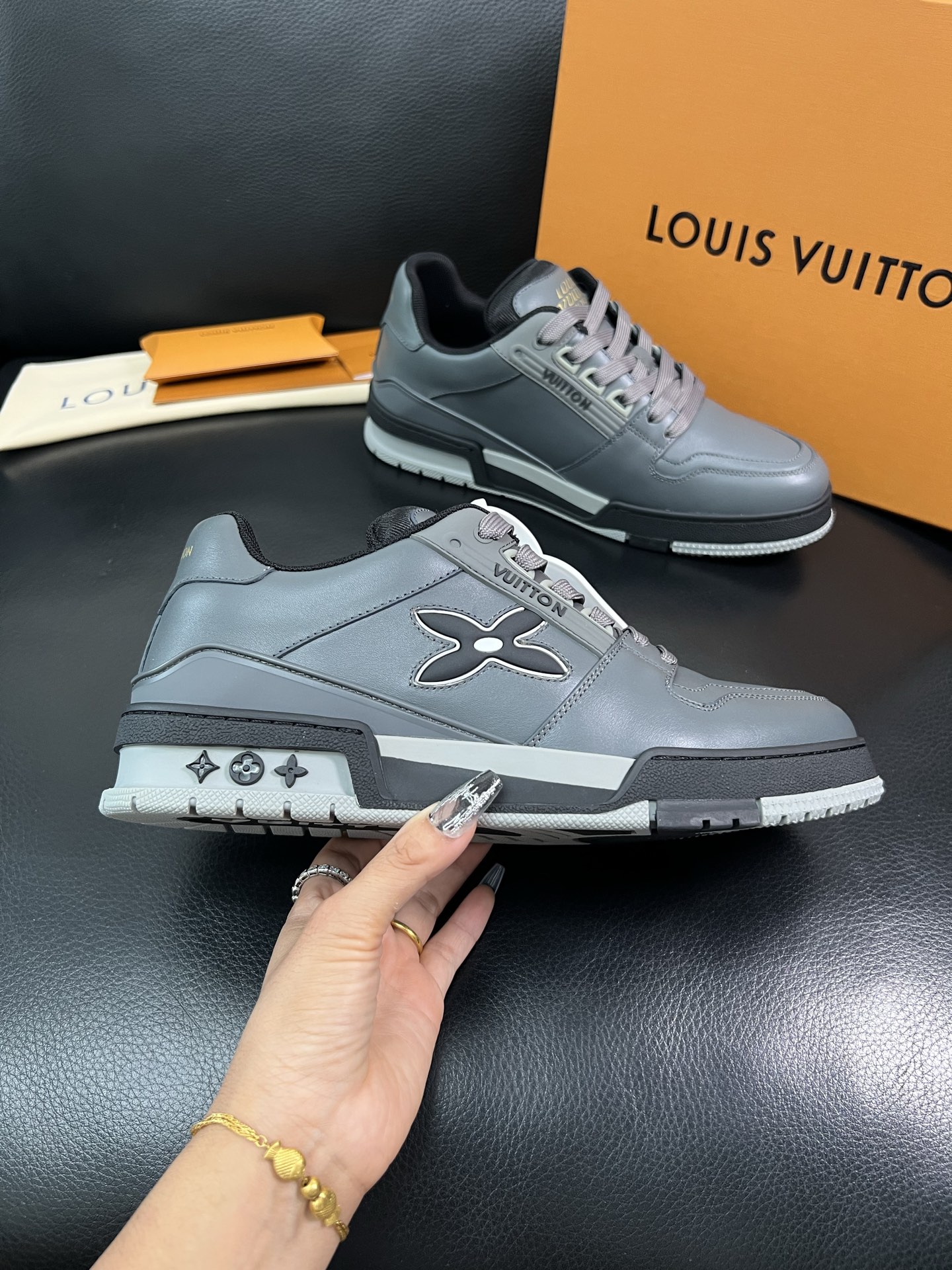 LV A貨男士運動鞋灰色低調百搭潮流款|超A仿原單精品圖片 12 LV A貨男士運動鞋灰色低調百搭潮流款|歐美奢侈品精品推薦