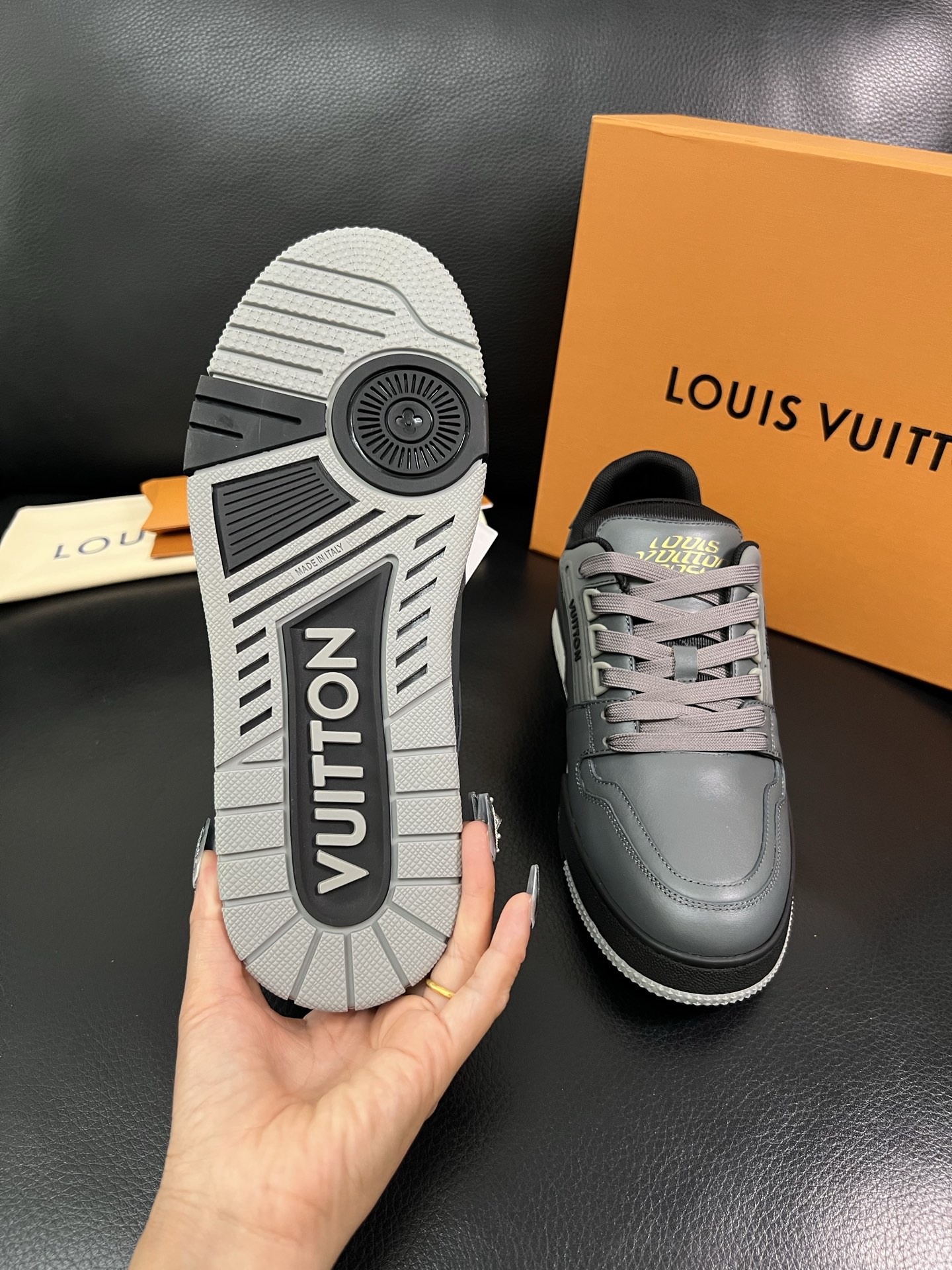 LV A貨男士運動鞋灰色低調百搭潮流款|超A仿原單精品圖片 7 LV A貨男士運動鞋灰色低調百搭潮流款|歐美奢侈品精品推薦