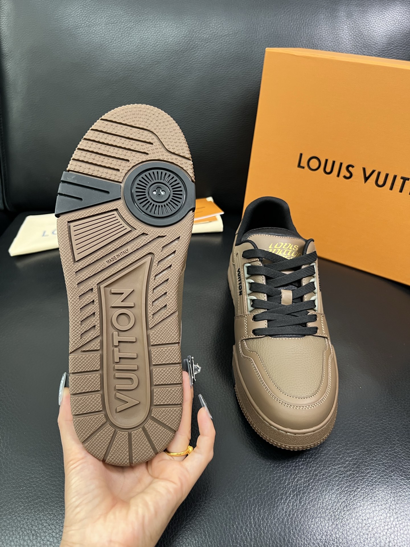 LV 高仿男士運動鞋卡其棕色百搭休閒潮流款｜歐美奢侈品精品推薦