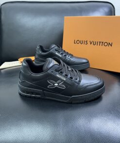 LV 精品仿製男士運動鞋純黑百搭時尚潮流款