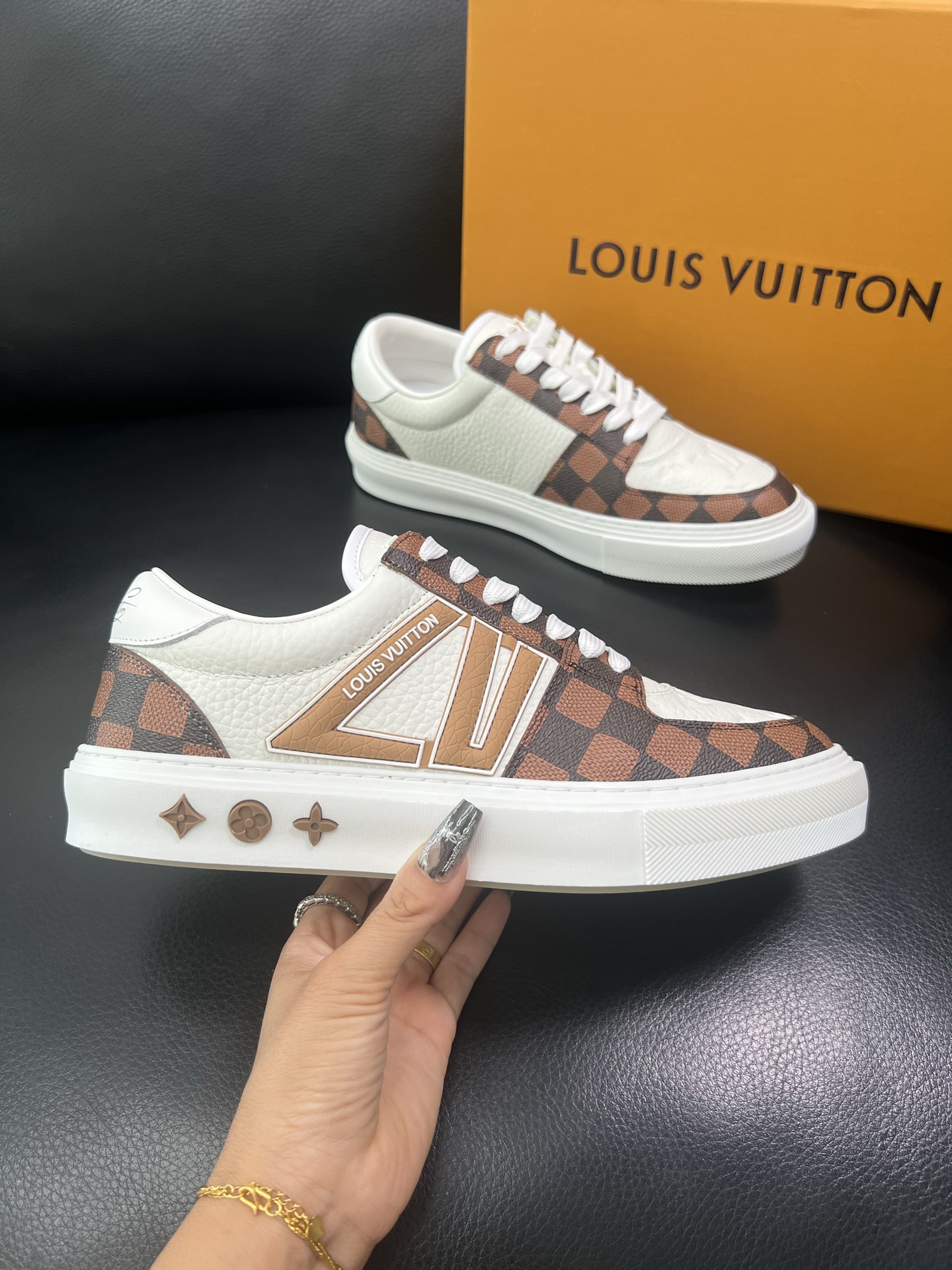 LV 高仿休閒鞋 Damier 格紋拼接白牛皮 男士運動板鞋｜歐美奢侈品精品推薦