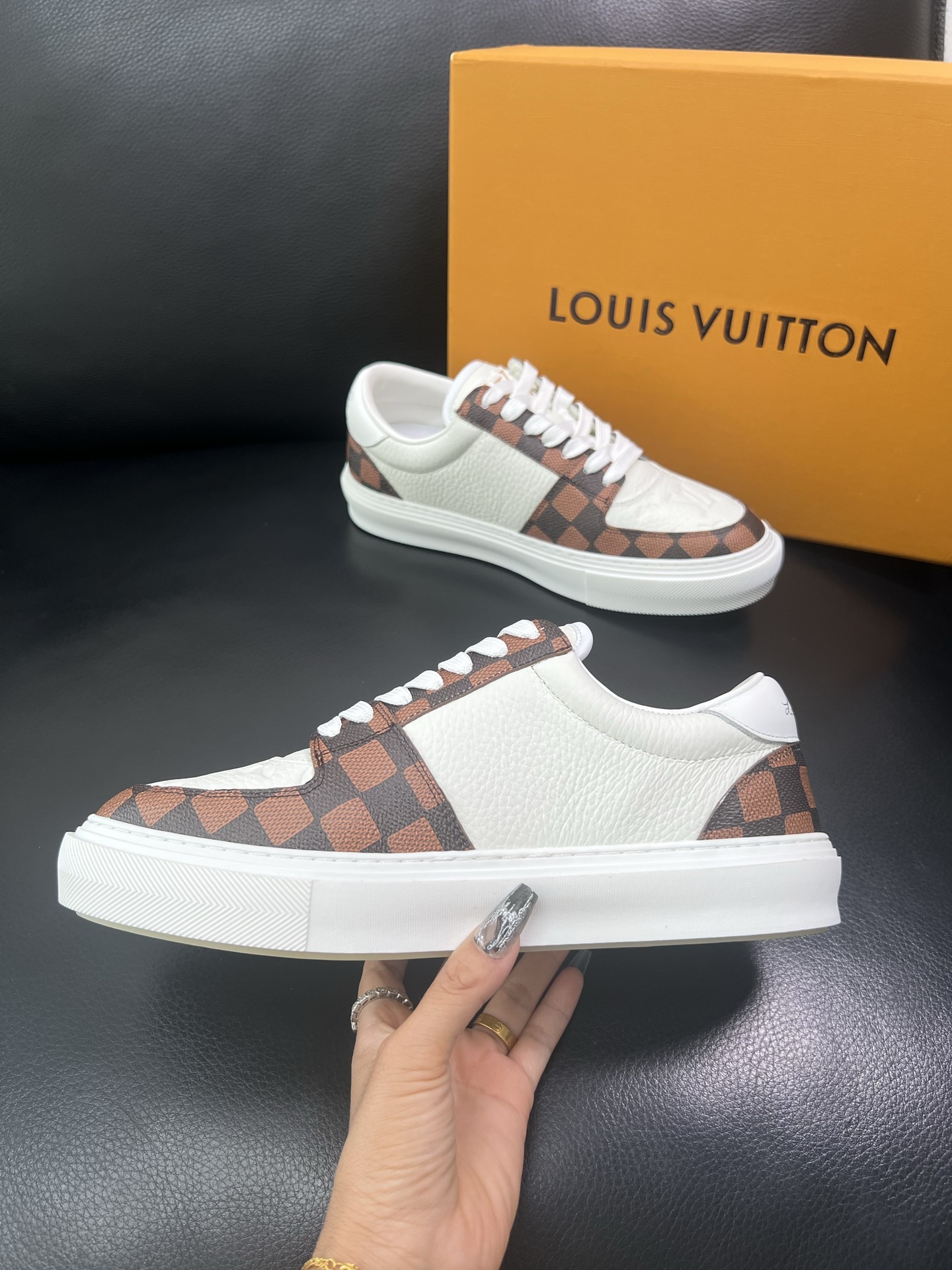 LV 高仿休閒鞋 Damier 格紋拼接白牛皮 男士運動板鞋｜歐美奢侈品精品推薦