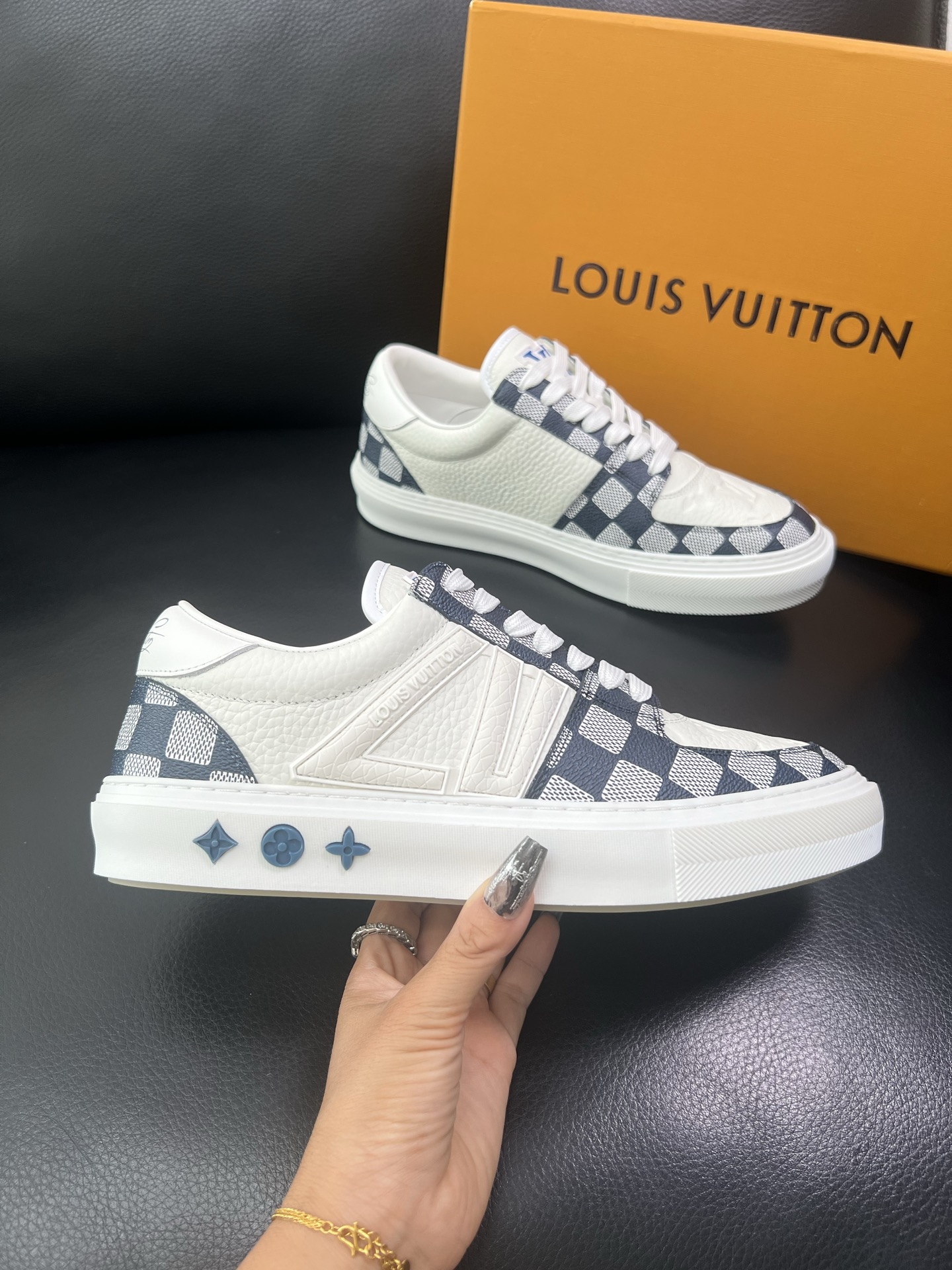 LV 高仿休閒鞋 Damier 藍白格紋 男士時尚板鞋｜歐美奢侈品精品推薦
