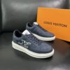 LV 高仿棋盤格藍色男士運動鞋 潮流休閒百搭板鞋｜歐美奢侈品精品推薦