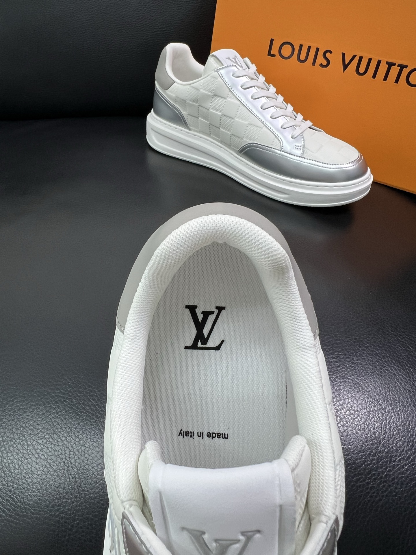 LV A貨棋盤格銀白運動鞋 男士休閒潮流板鞋｜歐美奢侈品精品推薦