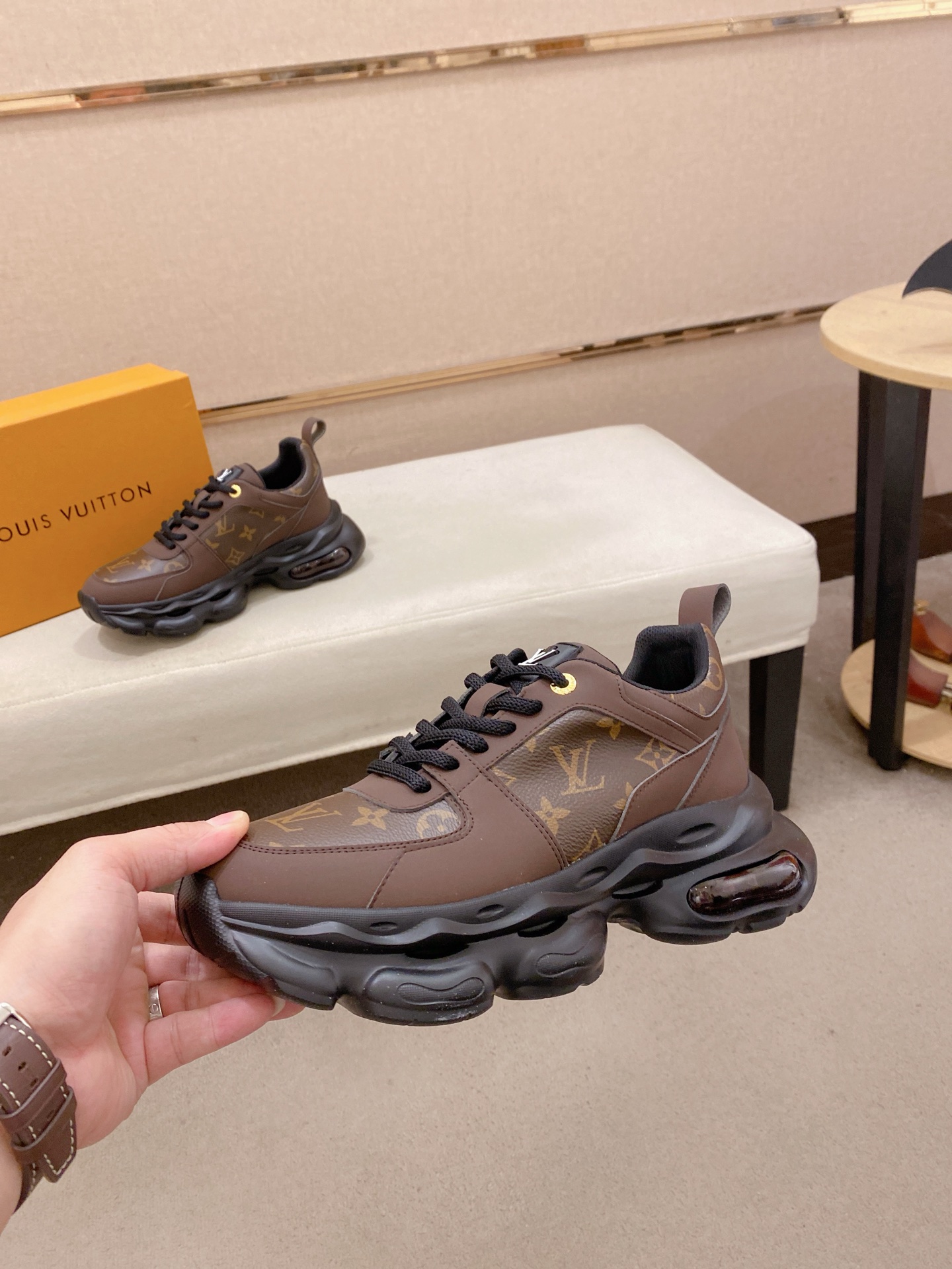 LV 一比一男士運動鞋棕色氣墊經典百搭潮流款｜歐美奢侈品精品推薦
